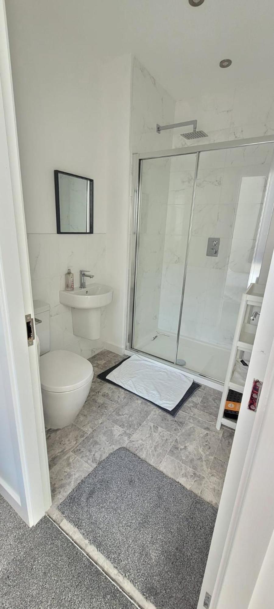 Spacious Double With Private Bathroom * Manchester