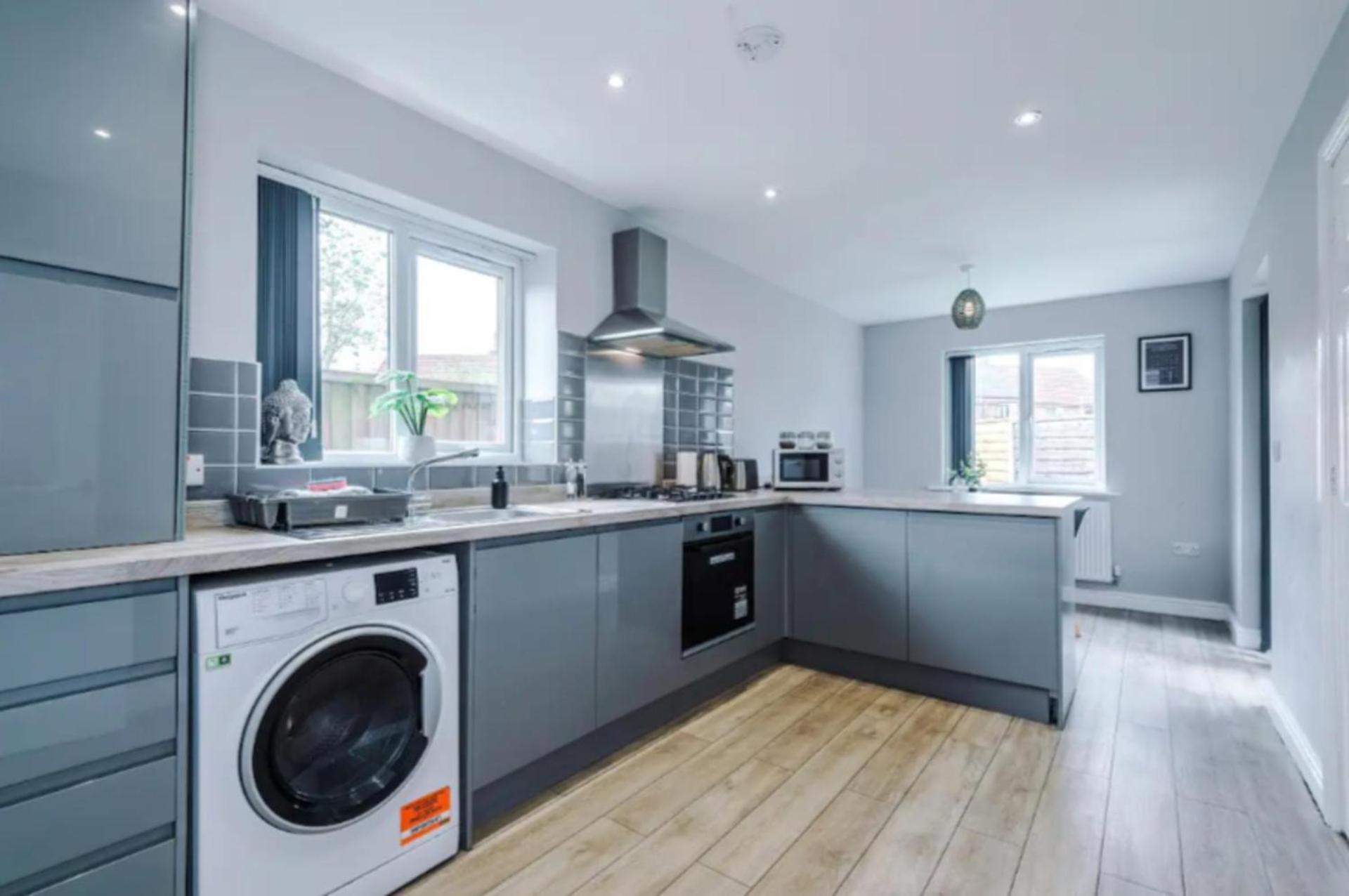 Charming 3-bed House Holiday home