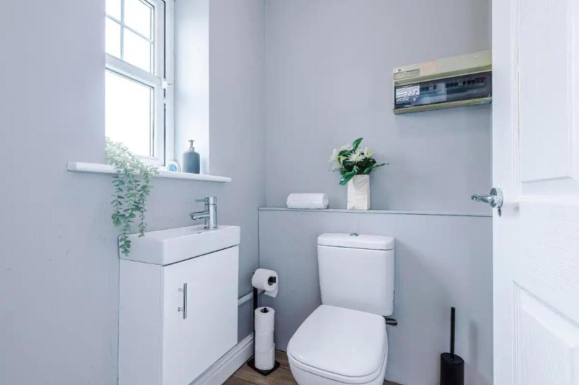 Charming 3-bed House Holiday home Manchester