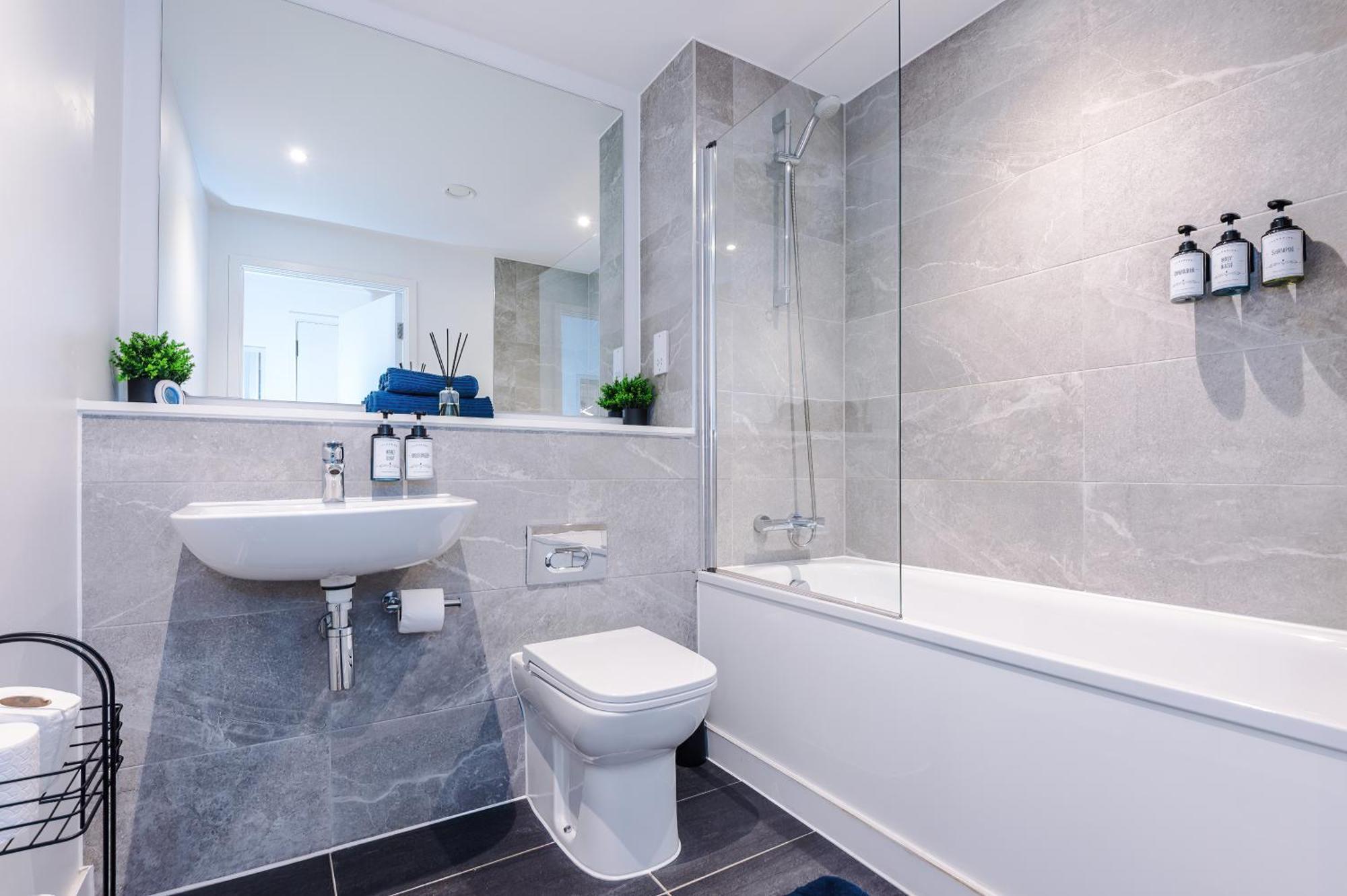 Waterhouse Suite: Modern 2-bed In Centre