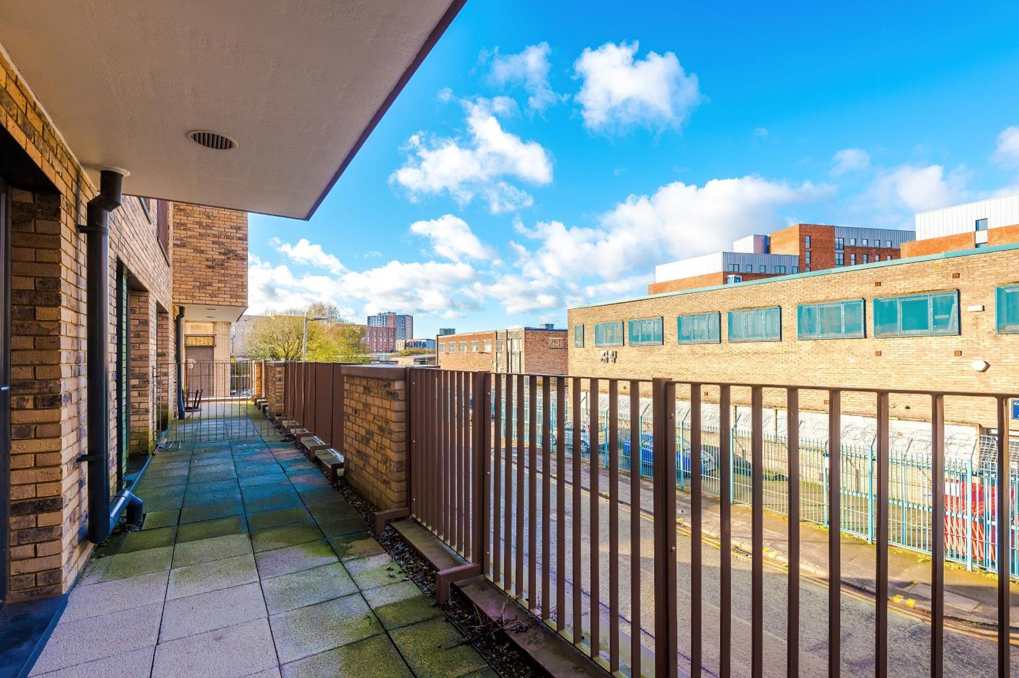 Waterhouse Suite: Modern 2-bed In Centre Apartment
