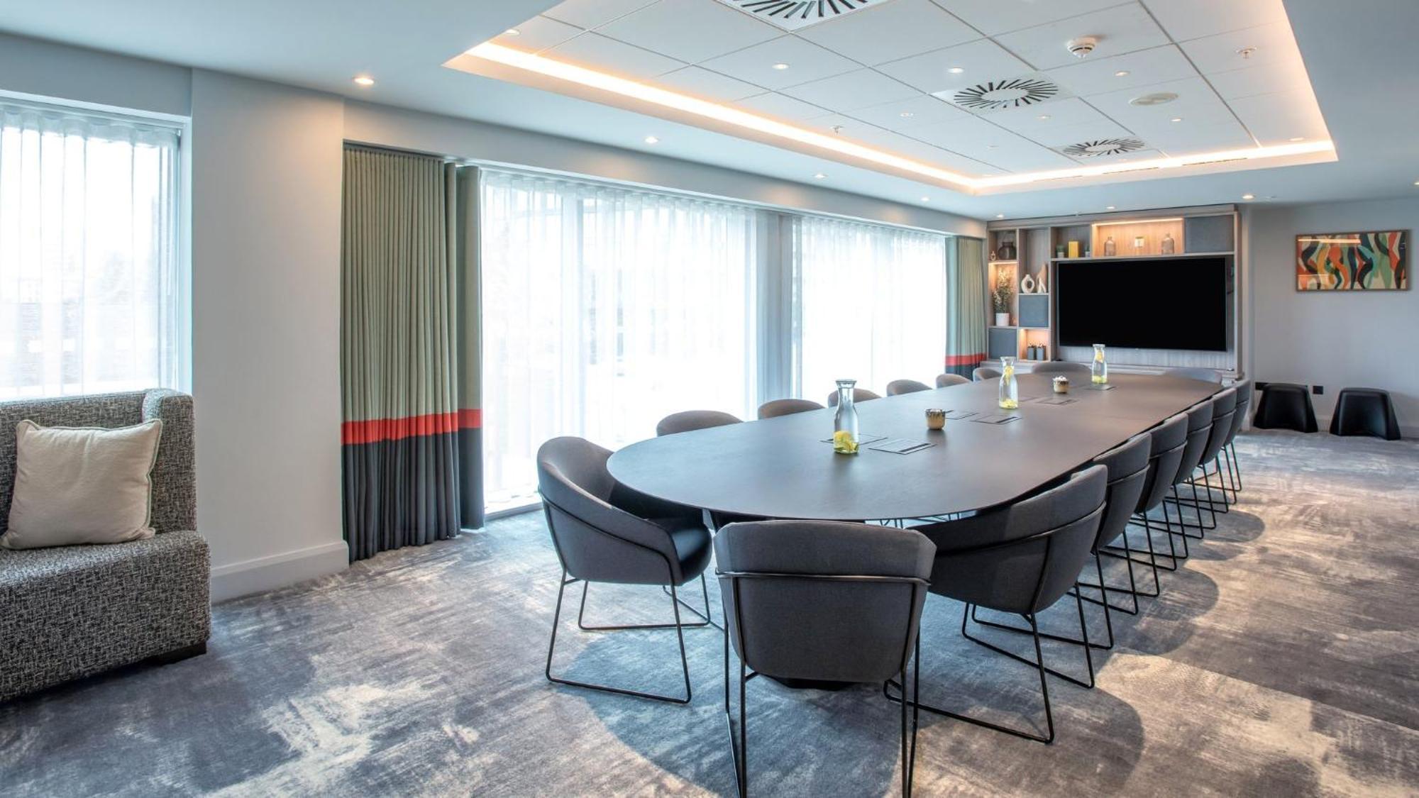 Crowne Plaza City Centre By Ihg 4*