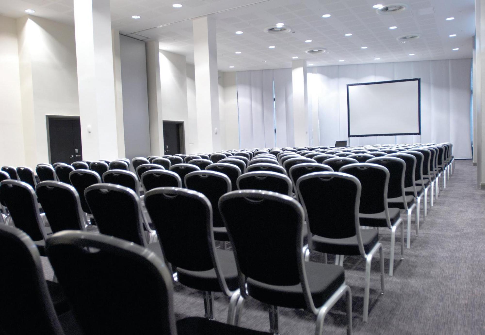Crowne Plaza City Centre By Ihg Hotel 4*