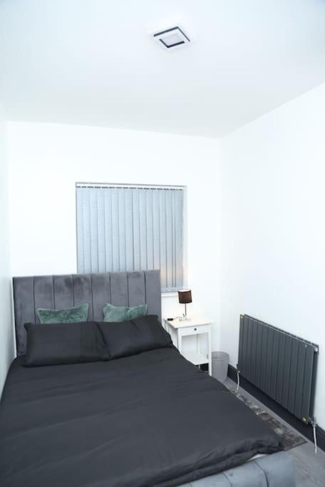 Full, Modern Family House In Salford Holiday home Manchester
