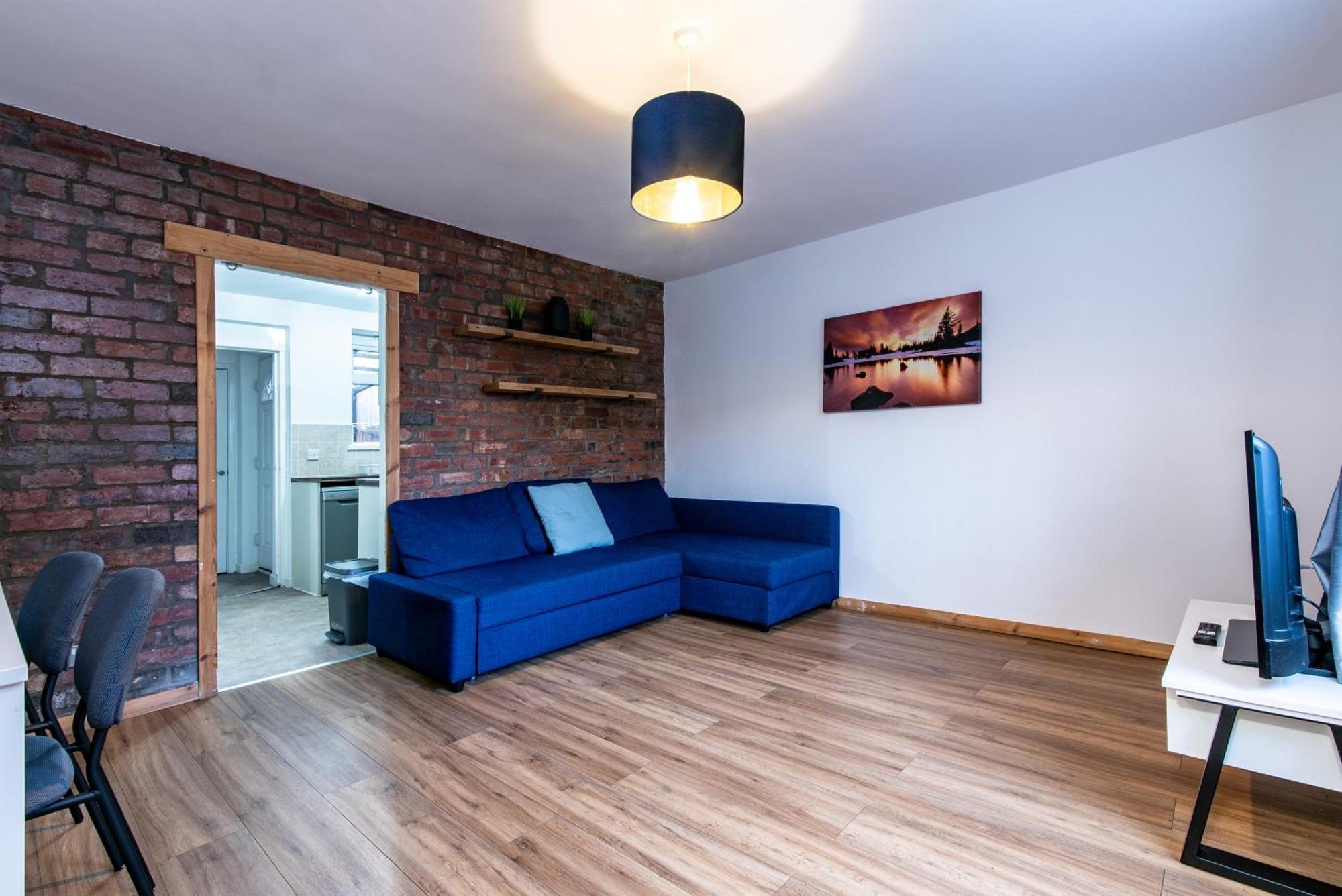 Salford House, * Manchester