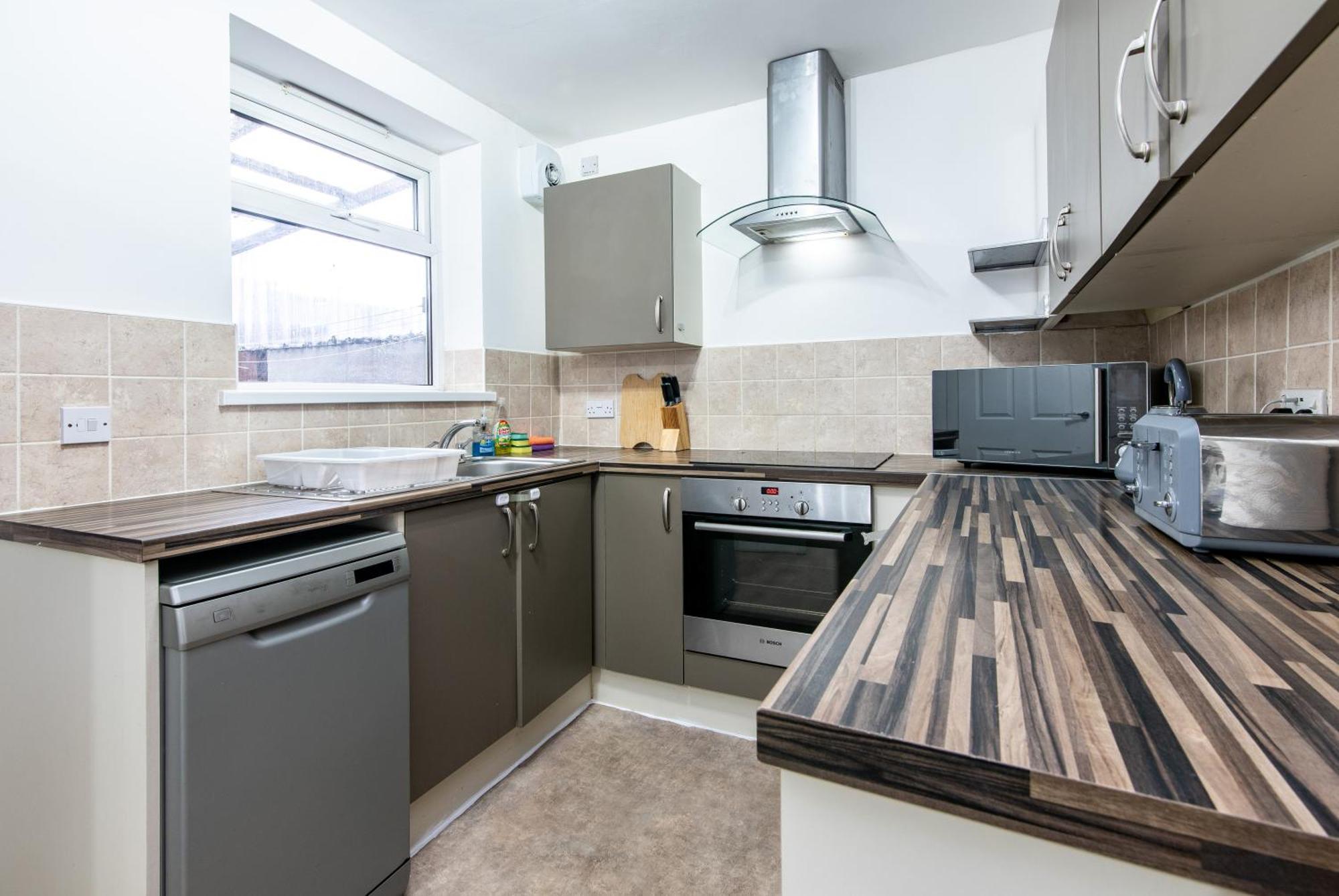 Salford House, * Manchester