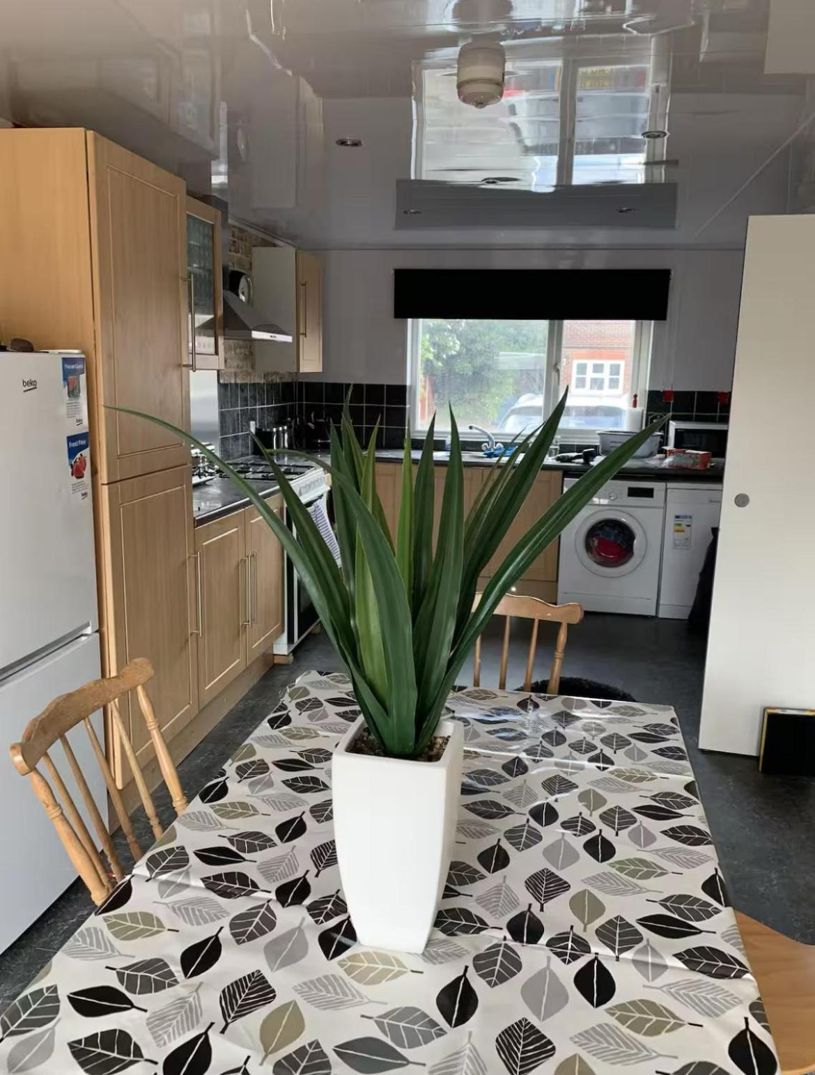 Holiday home 5 Bedrm Hse! Ev! & Nr Citycentre!