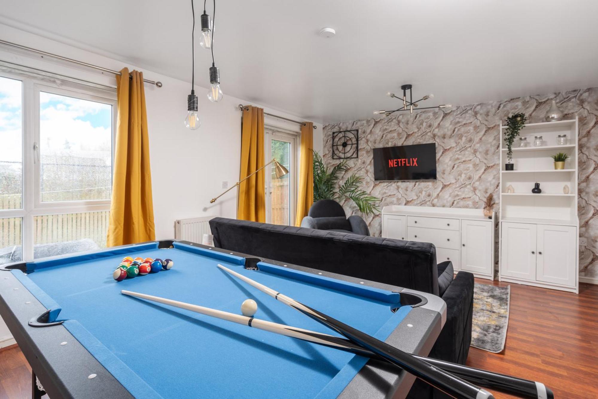 Coop Arena & Etihad - Free Parking - Pool Table Holiday home Manchester