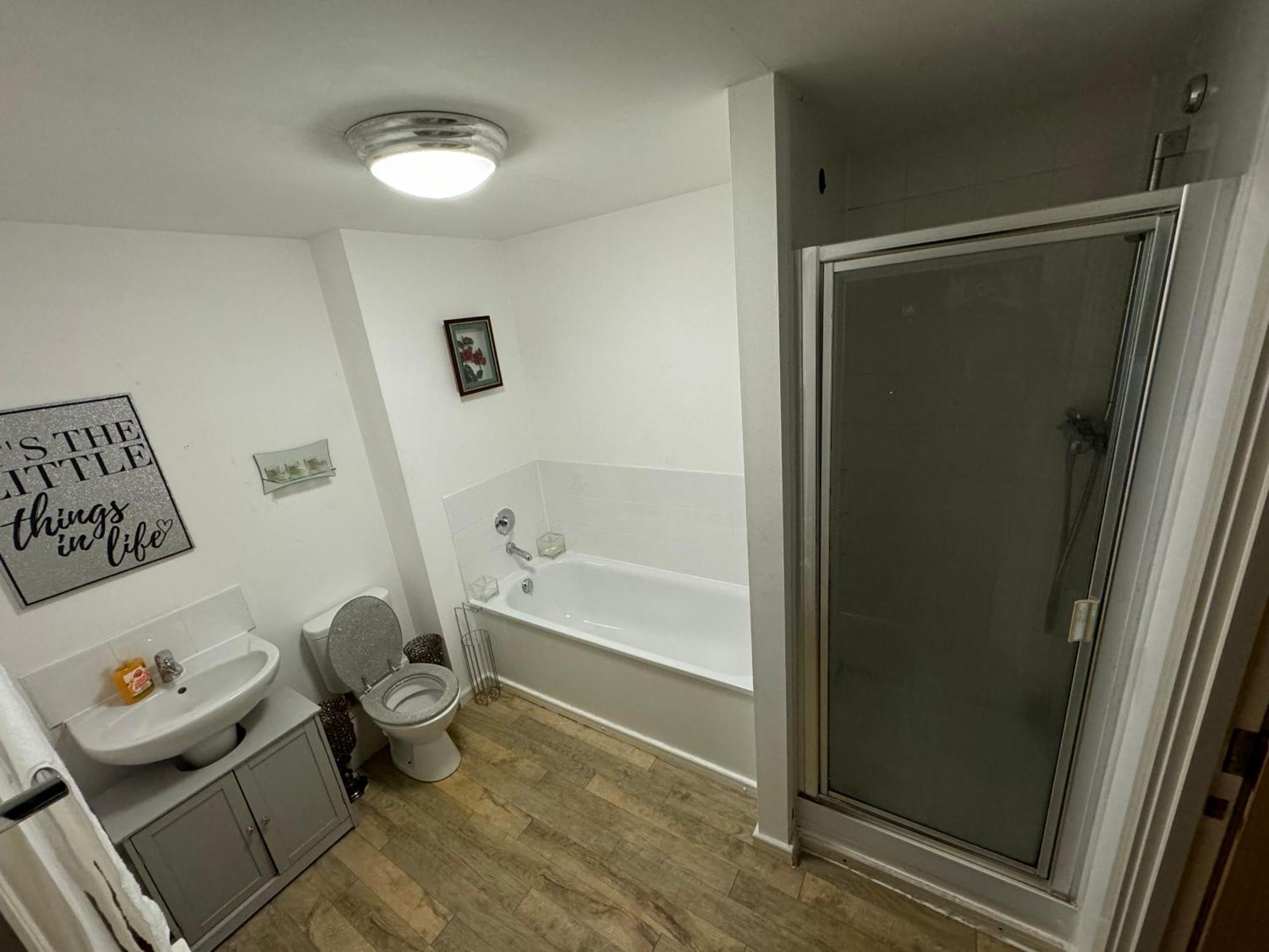 Walking Distance From Etihad And Coop Arena Parking Free