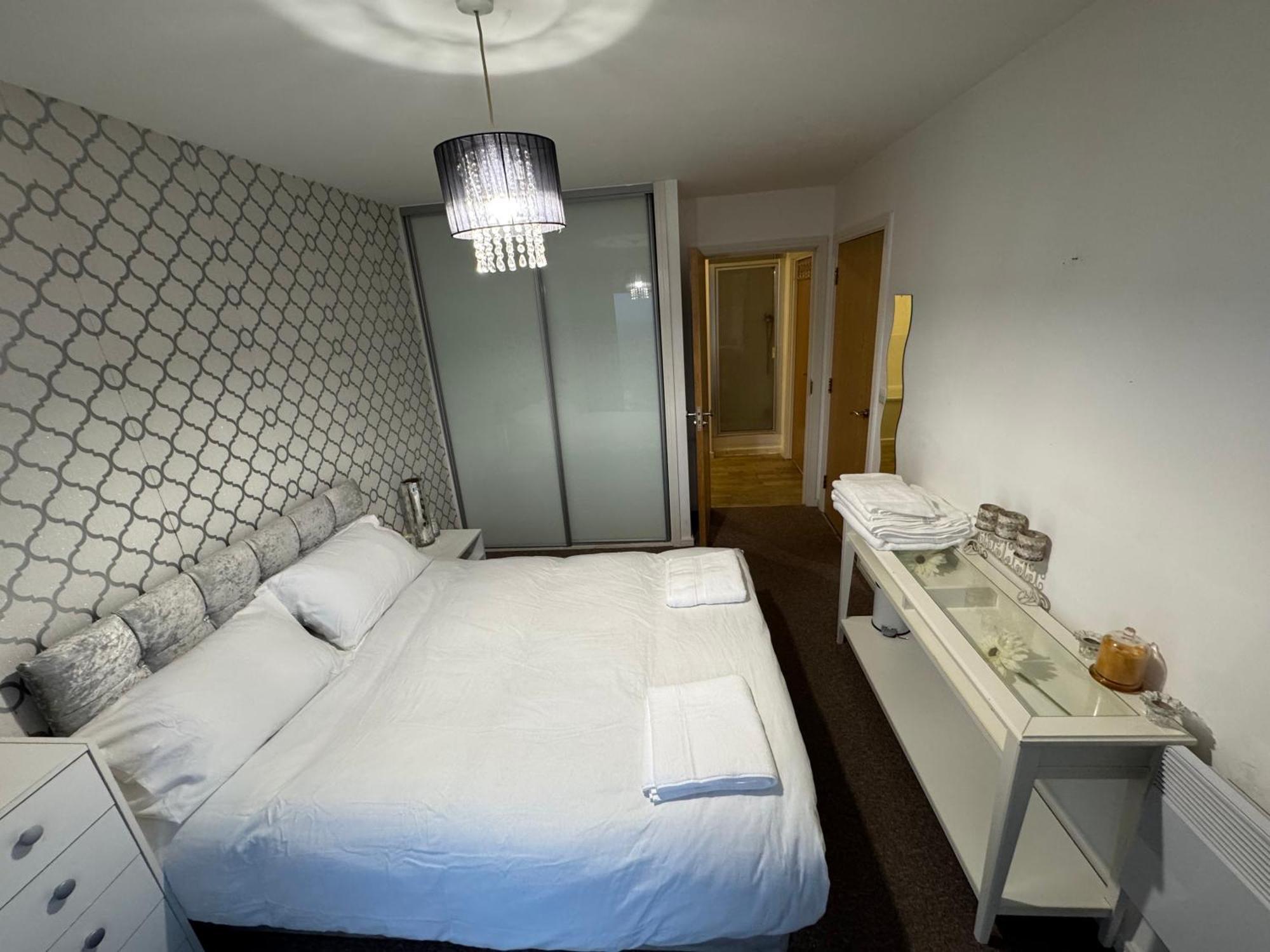 Walking Distance From Etihad And Coop Arena Parking Free