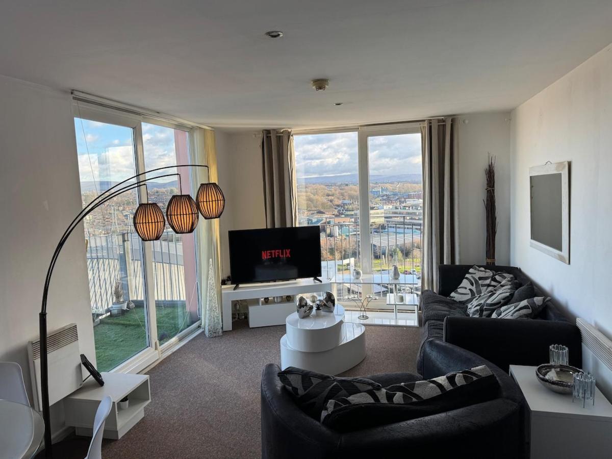 Walking Distance From Etihad And Coop Arena Parking Free Apartment Manchester