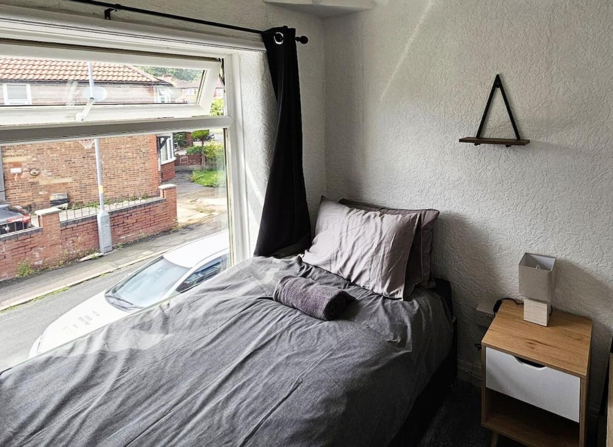 Audenshaw, *
