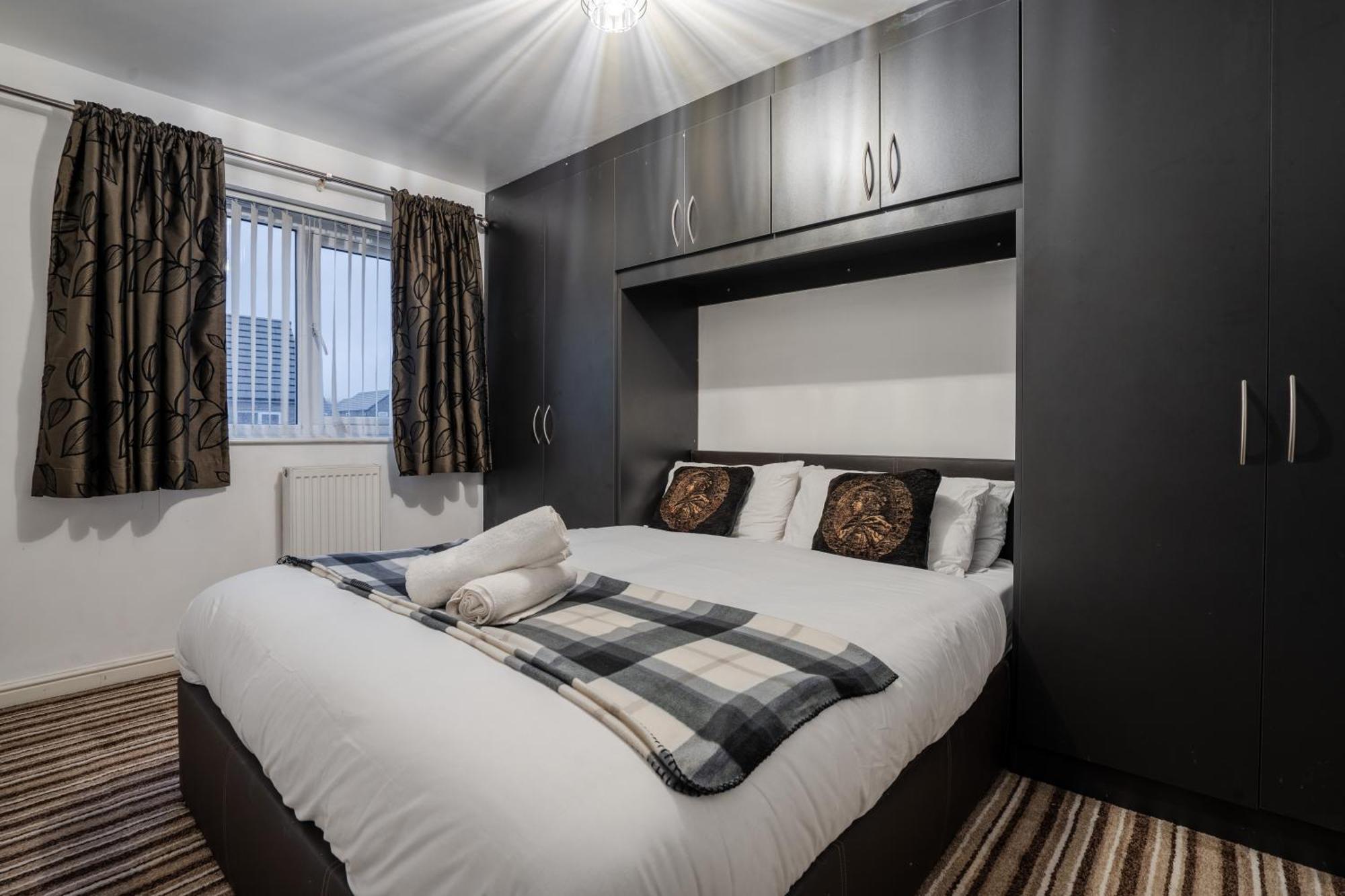 Coop Arena & Etihad - Free Parking - Pool Table * Manchester