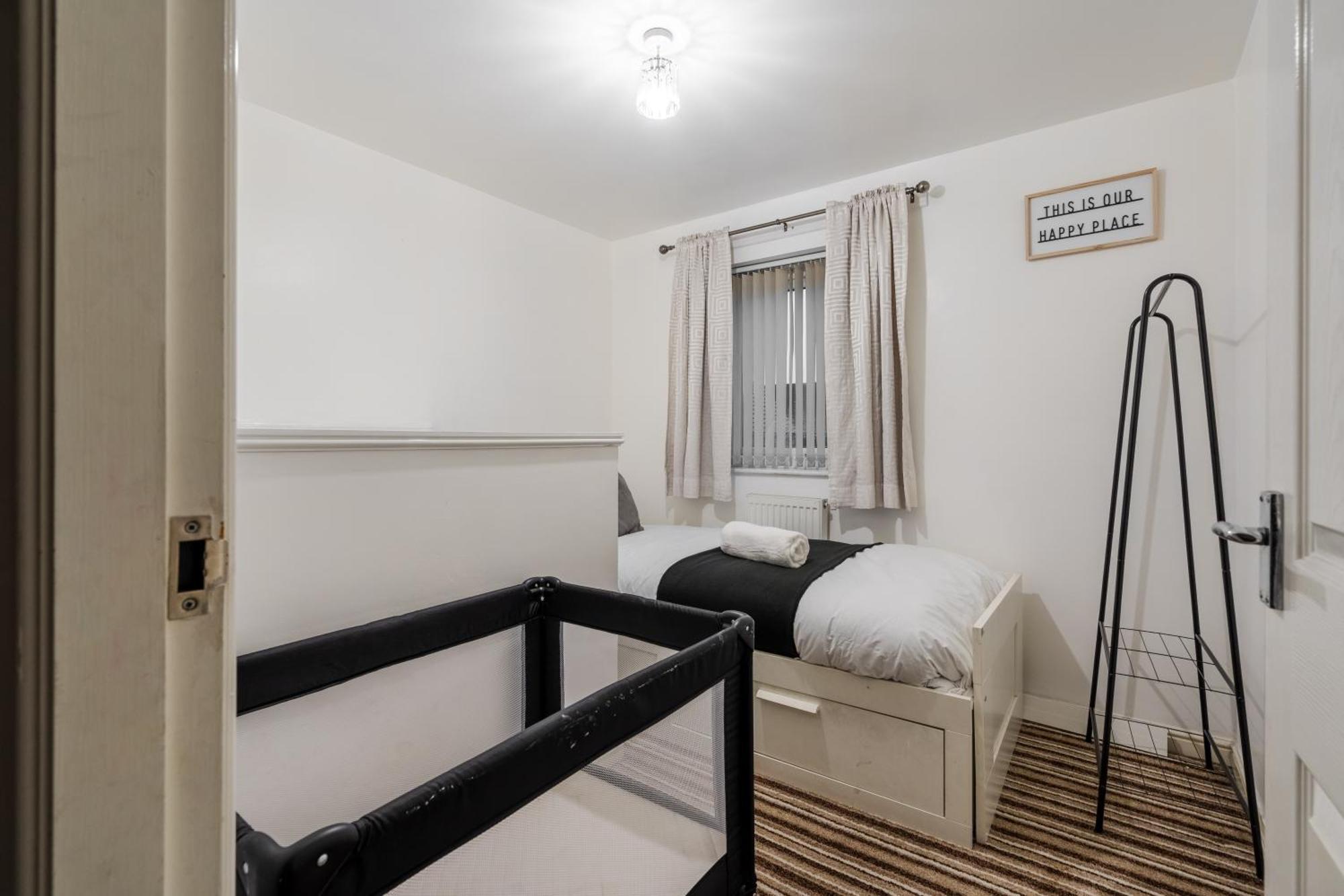 Holiday home Coop Arena & Etihad - Free Parking - Pool Table Manchester