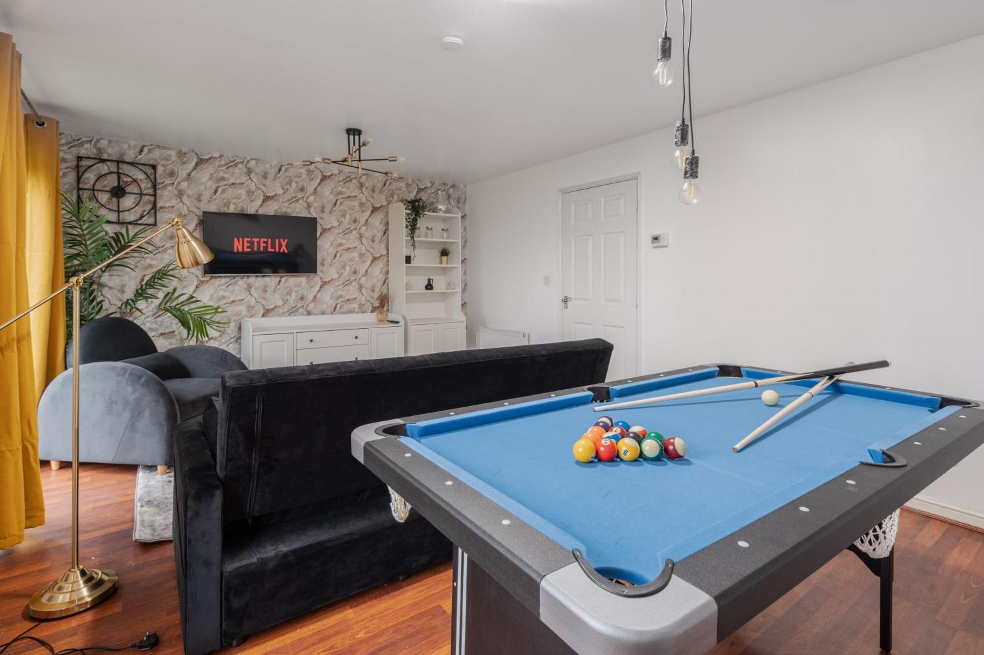 Holiday home Coop Arena & Etihad - Free Parking - Pool Table
