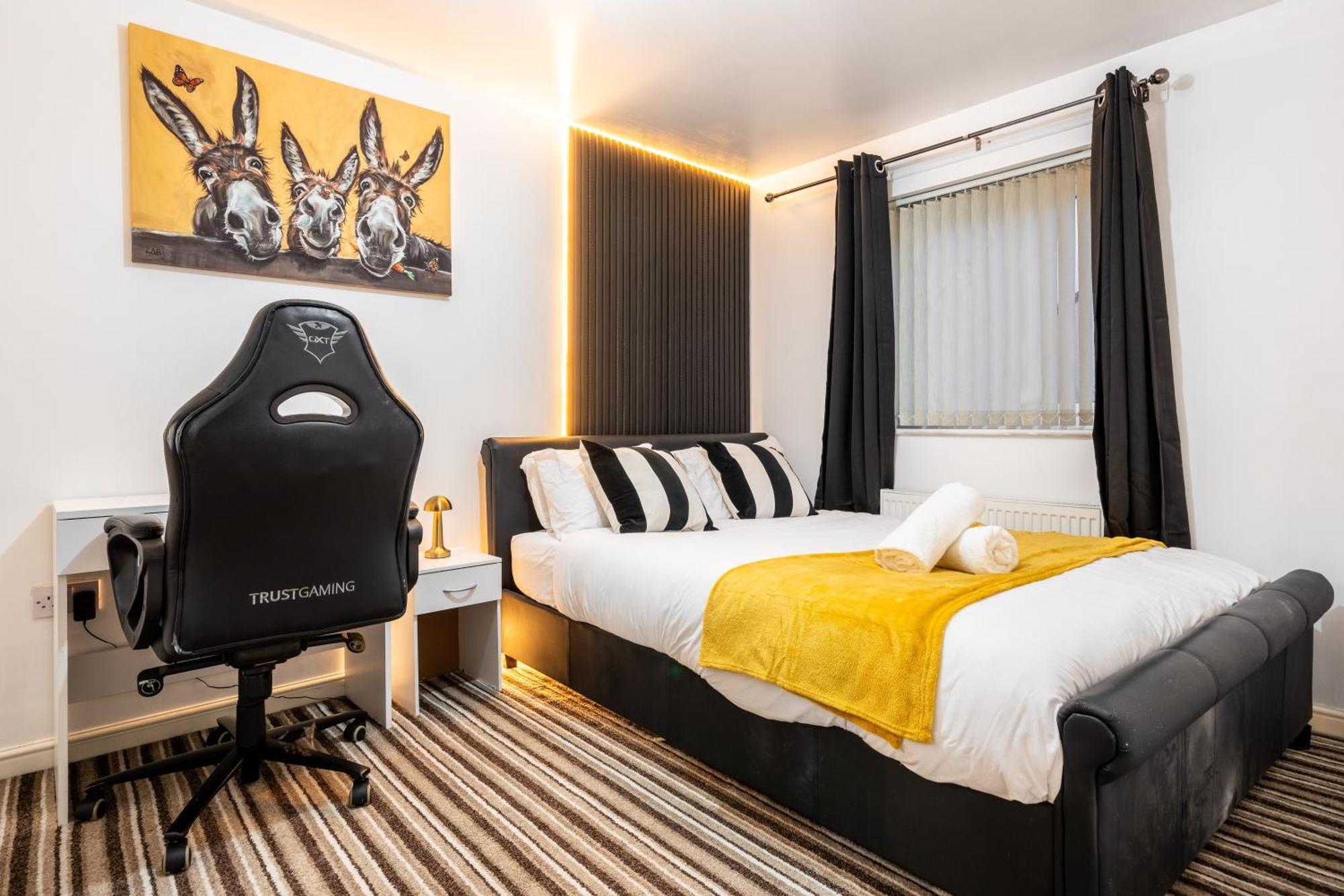 Coop Arena & Etihad - Free Parking - Pool Table Holiday home *