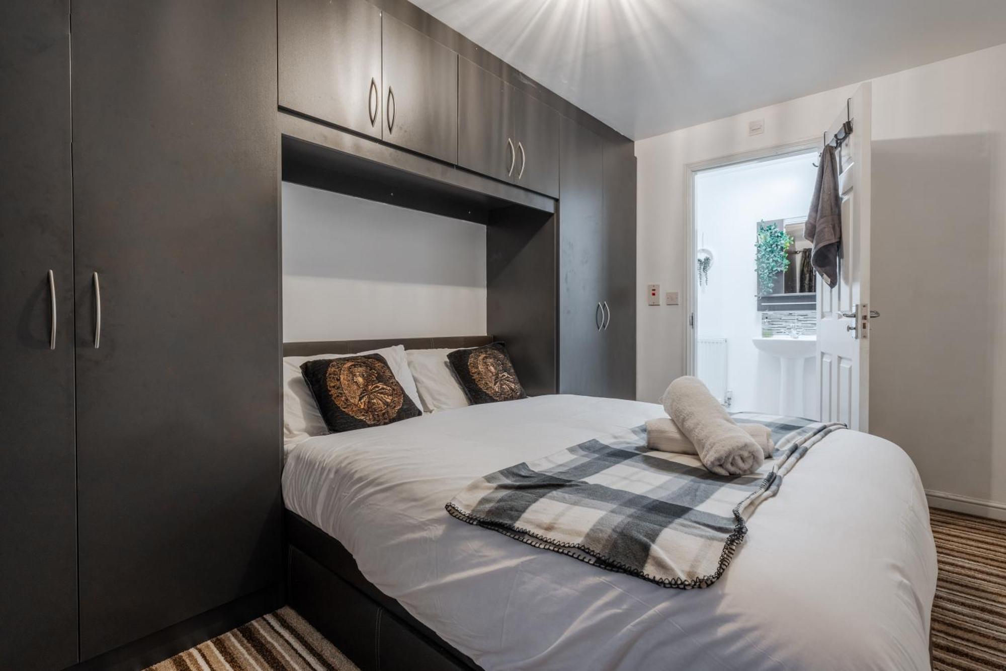 Holiday home Coop Arena & Etihad - Free Parking - Pool Table Manchester