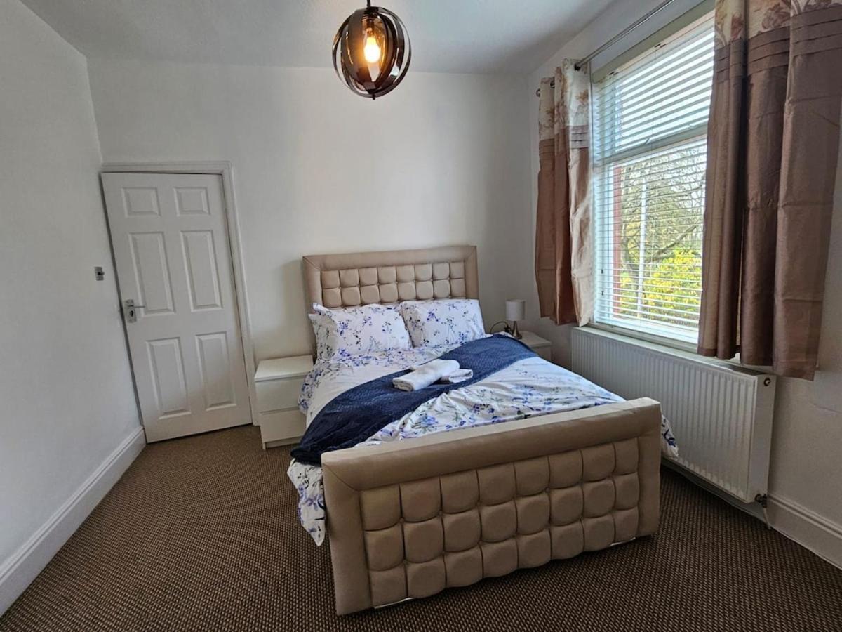 Clayton Hall Homes Holiday home *