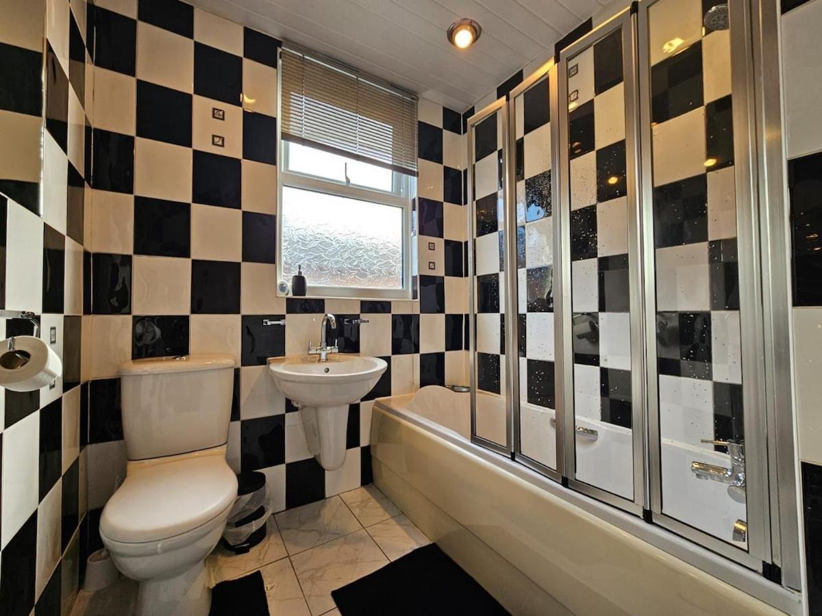 Holiday home Clayton Hall Homes