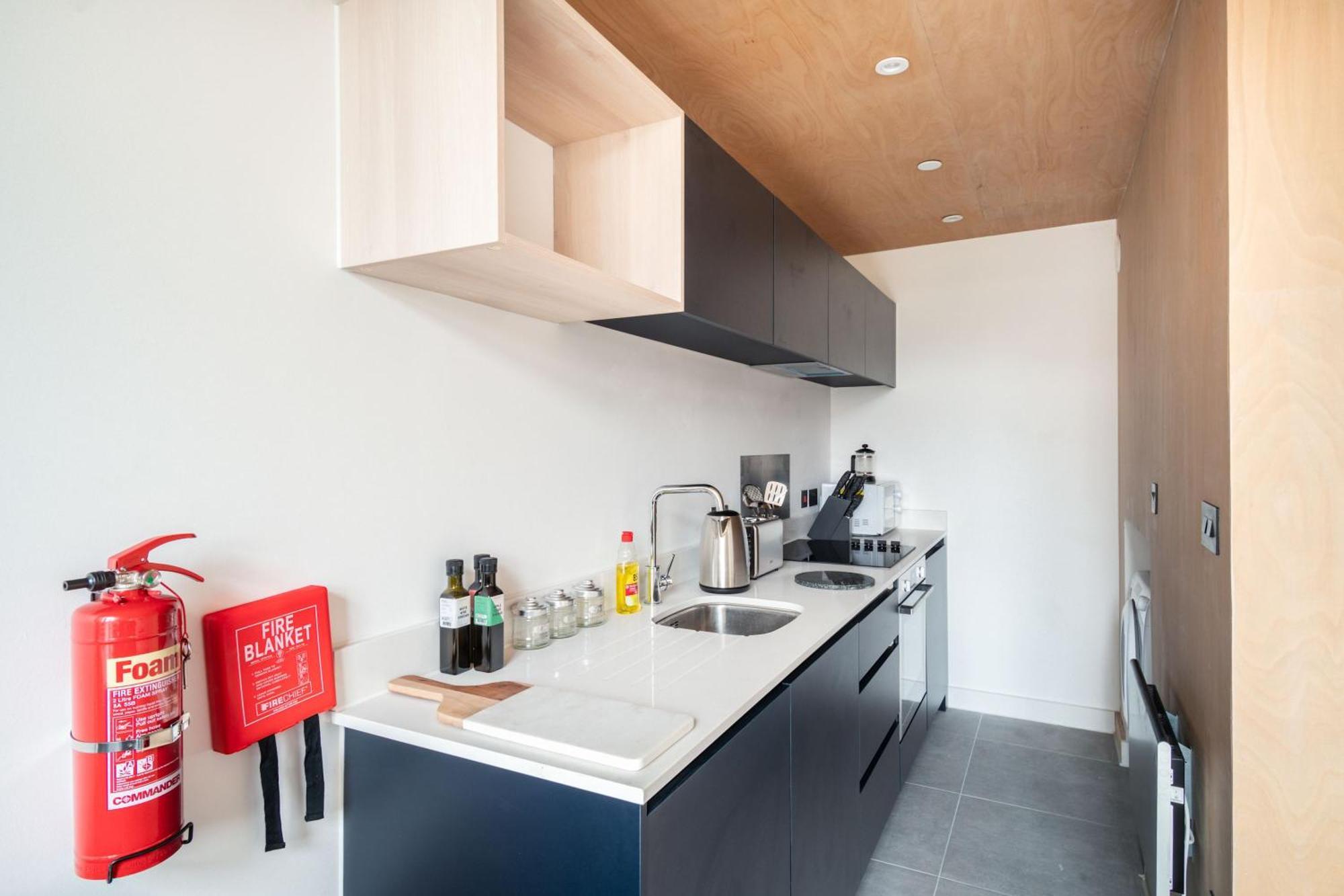 Apartment Stylish & Contemporary 2 Bed Flat In *
