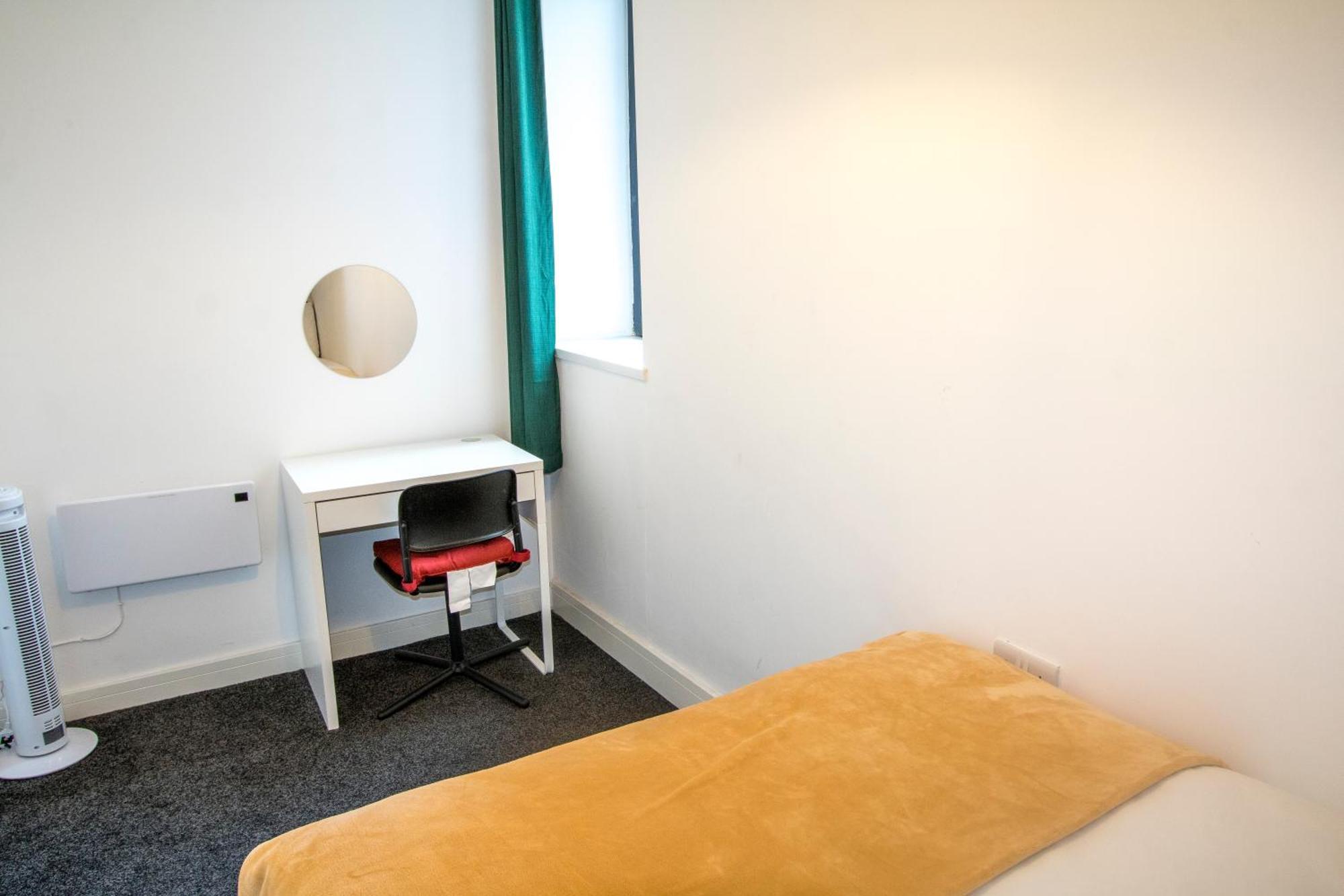 2 Bedroom Flat-free Parking *