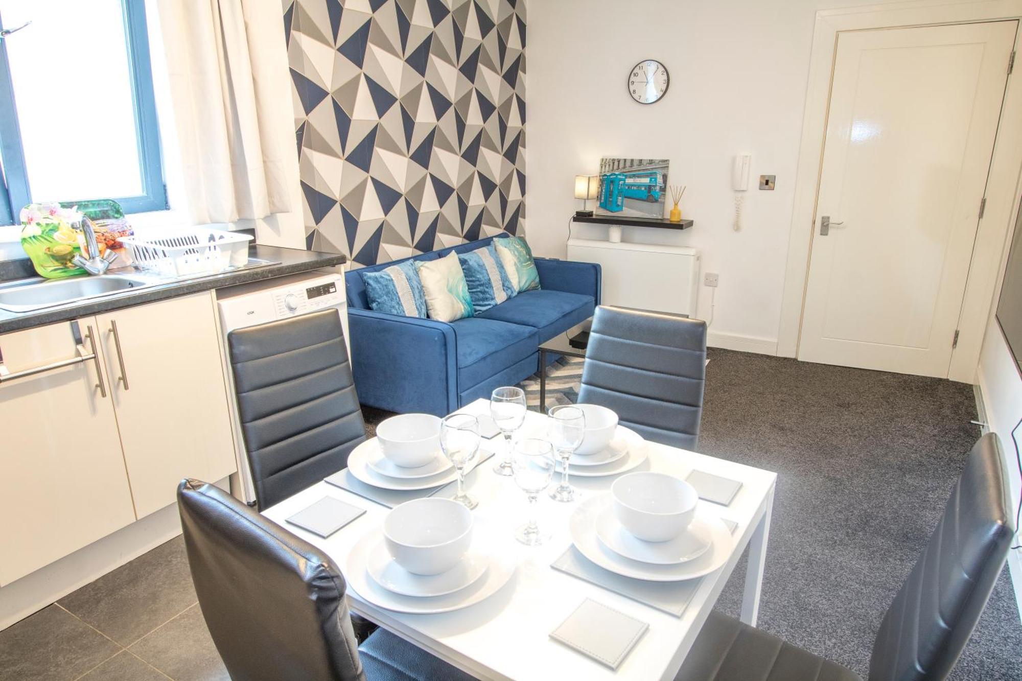 2 Bedroom Flat-free Parking * Manchester