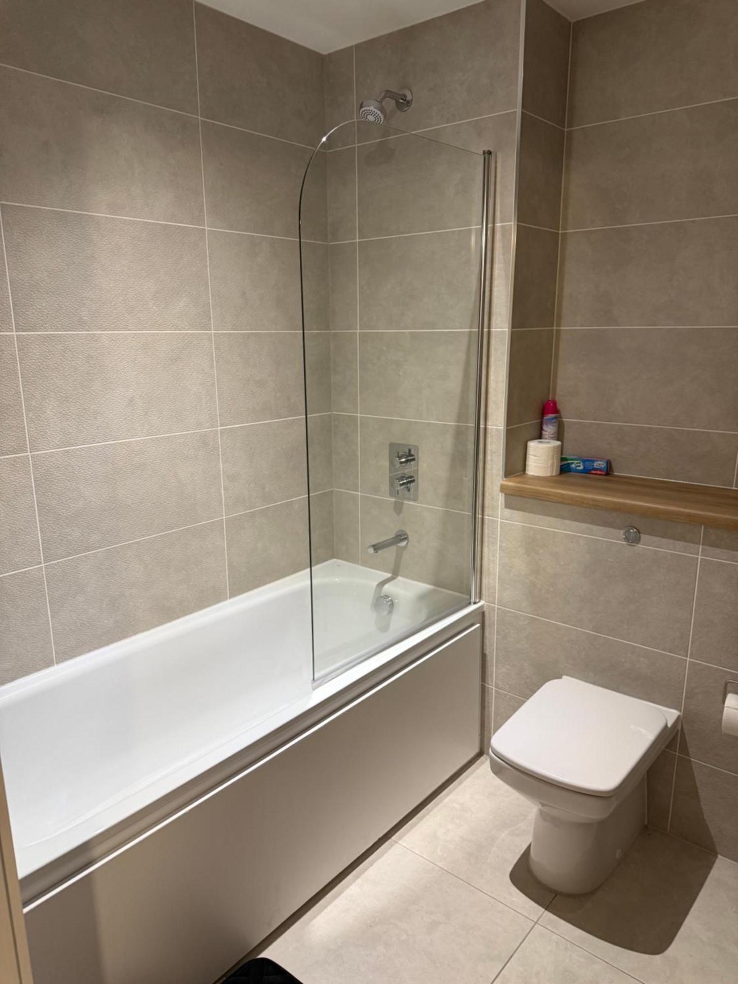 Homestay The Urban Escape In Media - A Private And Bathroom In A Shared Manchester
