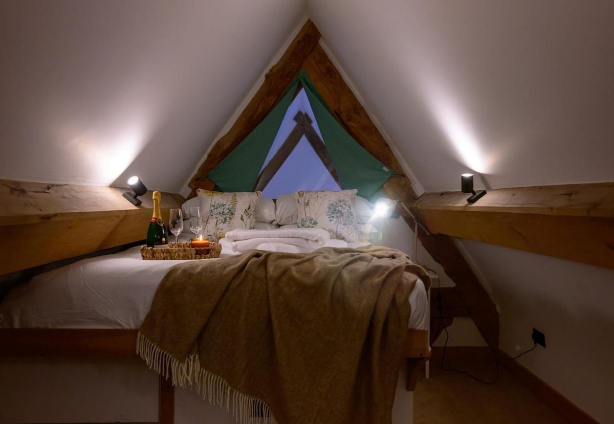 East Barn- Luxury Countryside Manchester