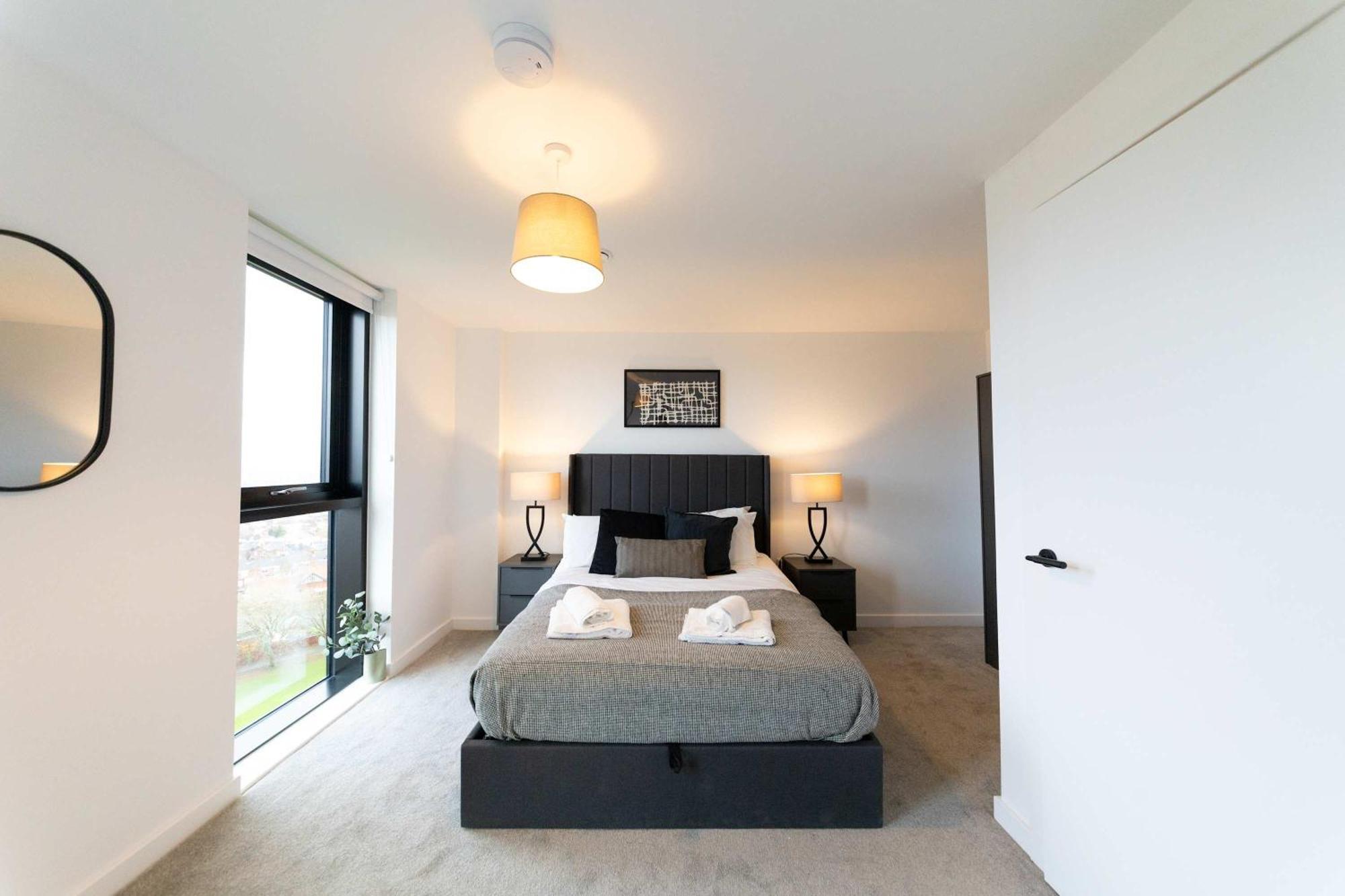 Stunning Old Trafford 2 Bed Penthouse W Terrace Apartment