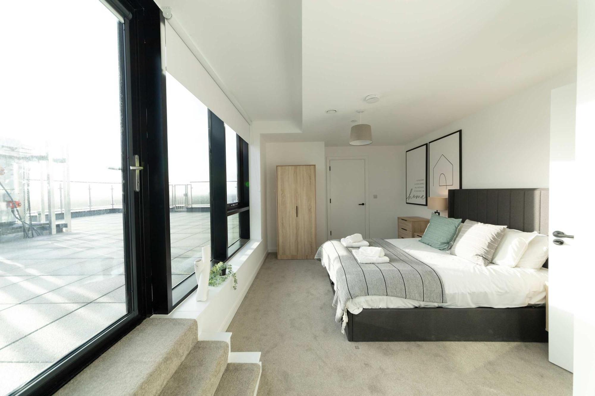 Stunning Old Trafford 2 Bed Penthouse W Terrace Apartment Manchester