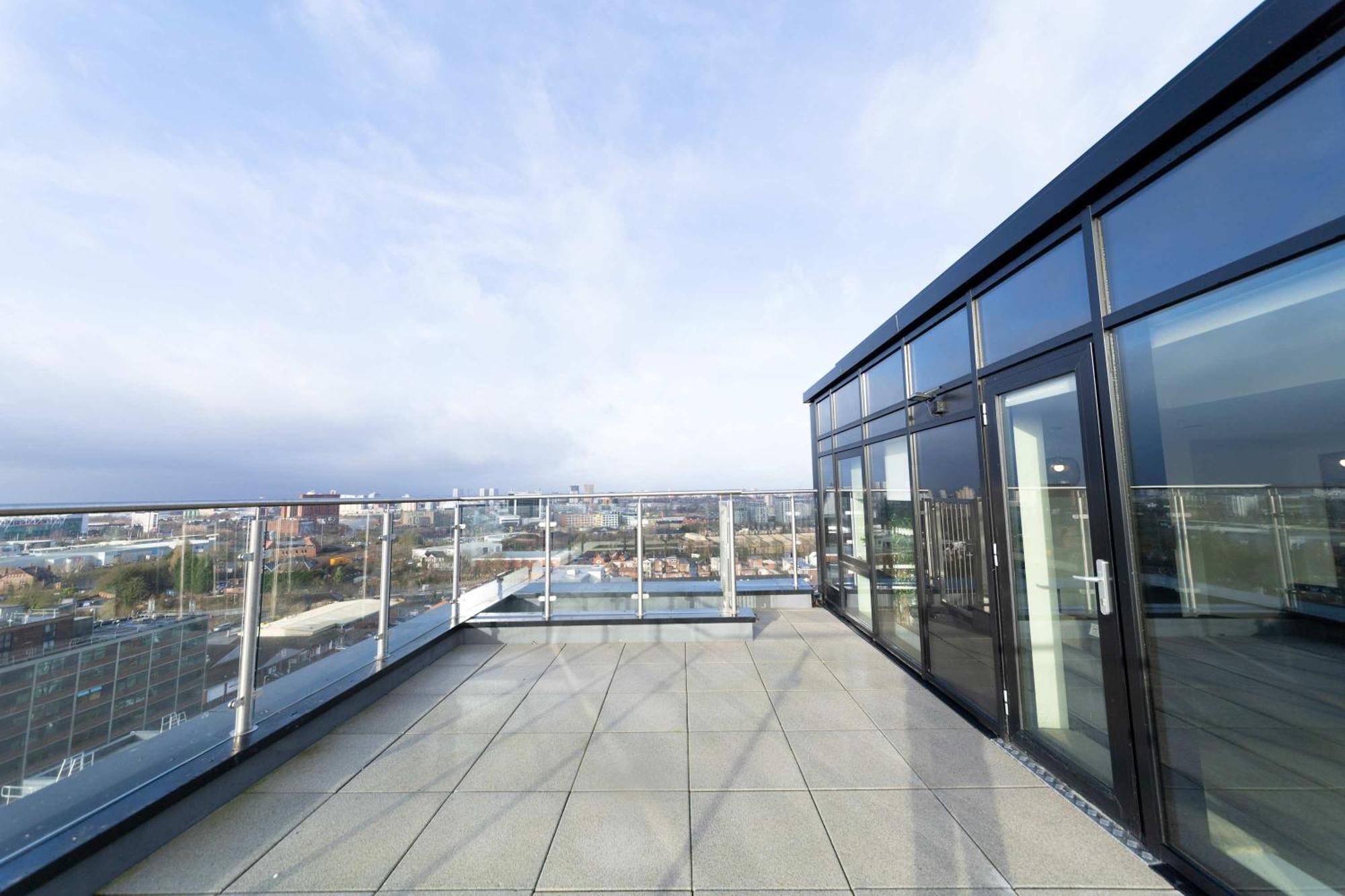 Stunning Old Trafford 2 Bed Penthouse W Terrace * Manchester