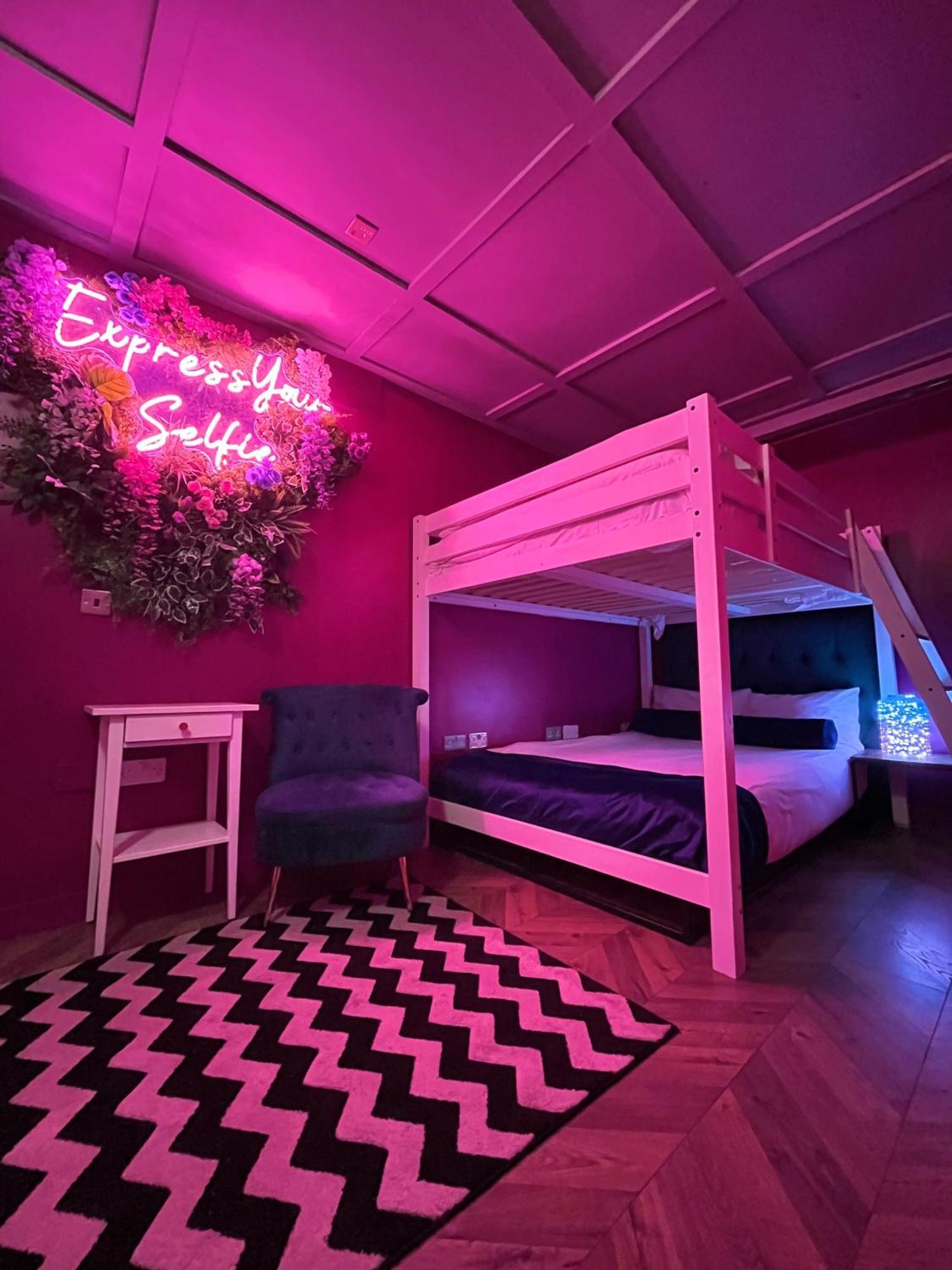Copper And Blossom Apartment