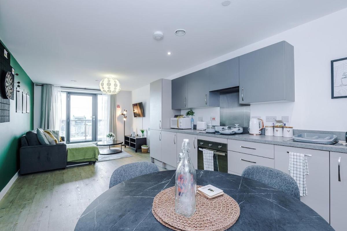 Sleeps 6, Stunning 2bed With Dart Board & Amazing Views *