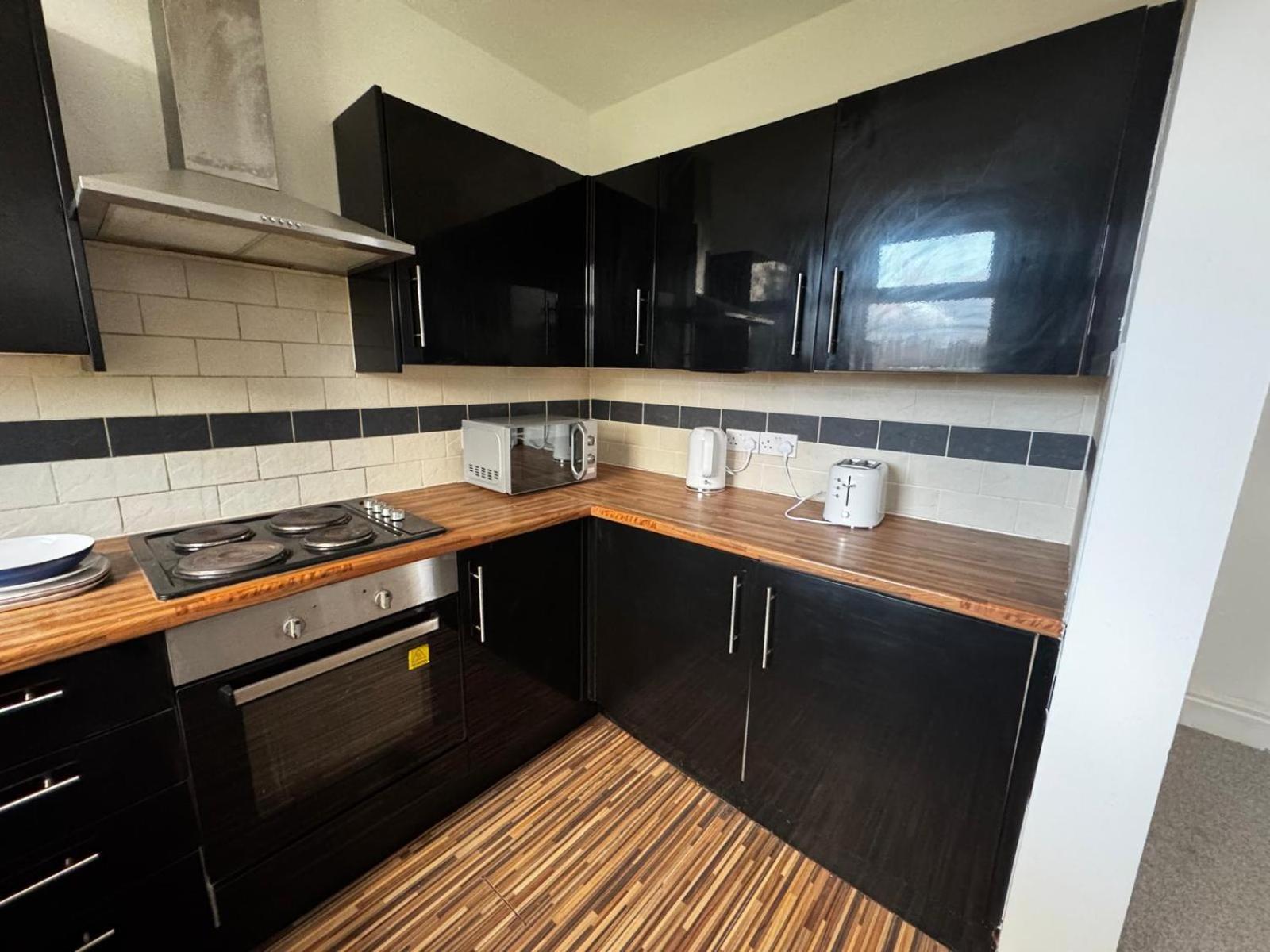 Double-bedroom In The Heart Of Salford Perfect For Short Guest house *