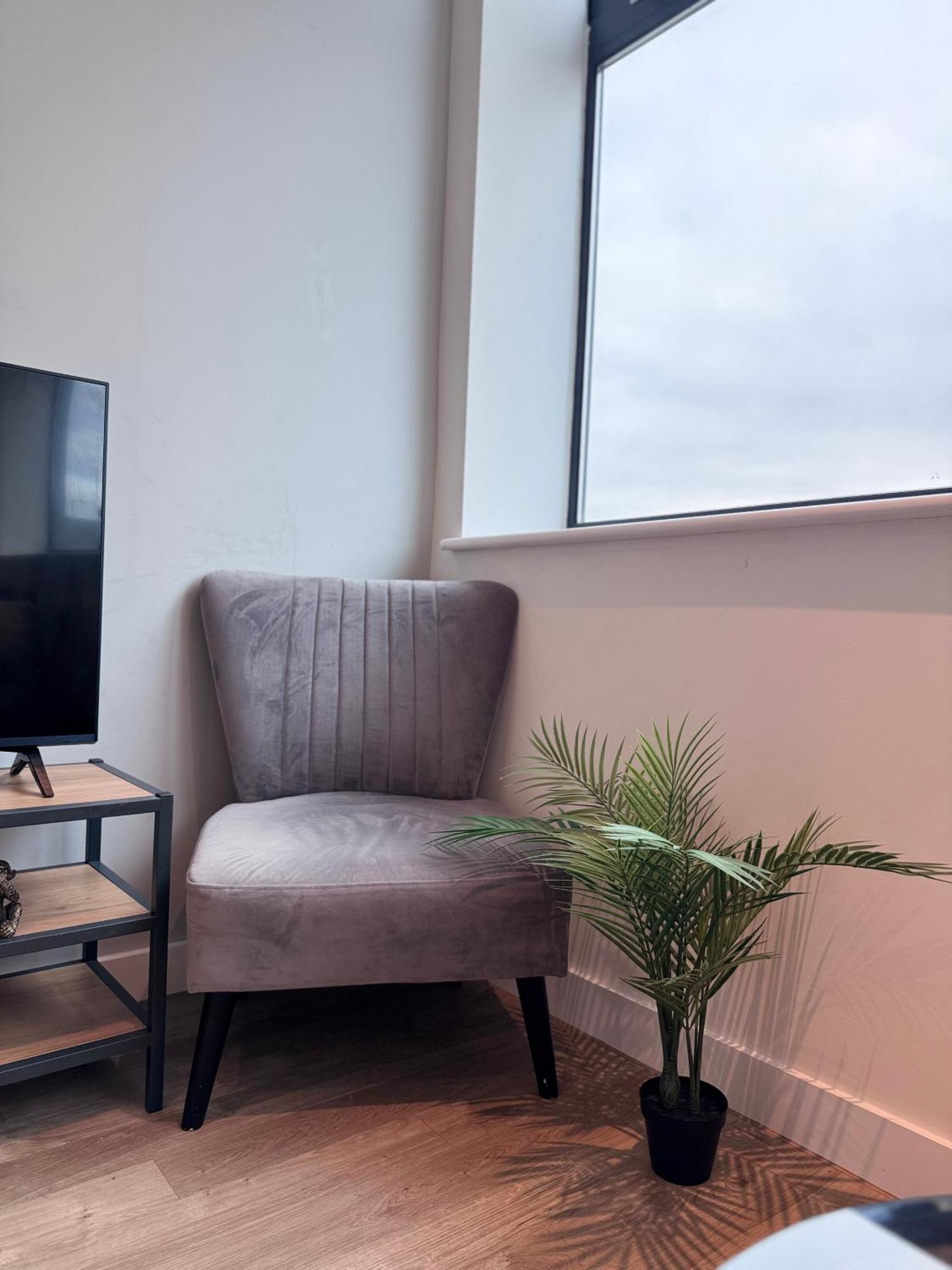 Bright And Modern Near Centre With Free Parking,wifi And Netflix Next To Old Trafford And Man United Stadium *