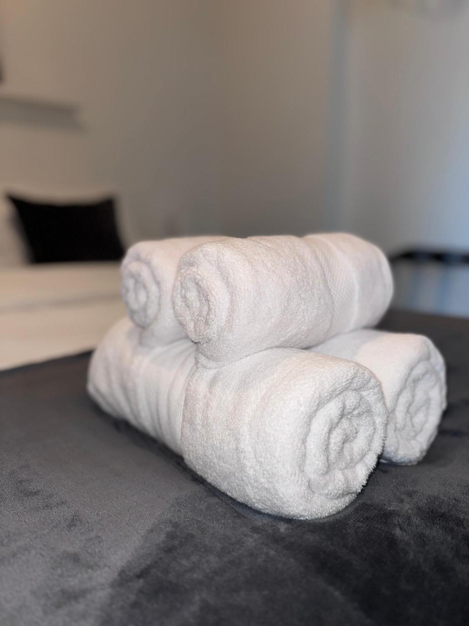 Apartment Bright And Modern Near Centre With Free Parking,wifi And Netflix Next To Old Trafford And Man United Stadium *