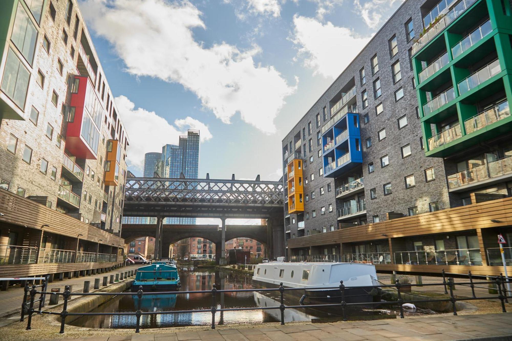 Luxury 2 Bedroom And Bathroom In With Balcony *