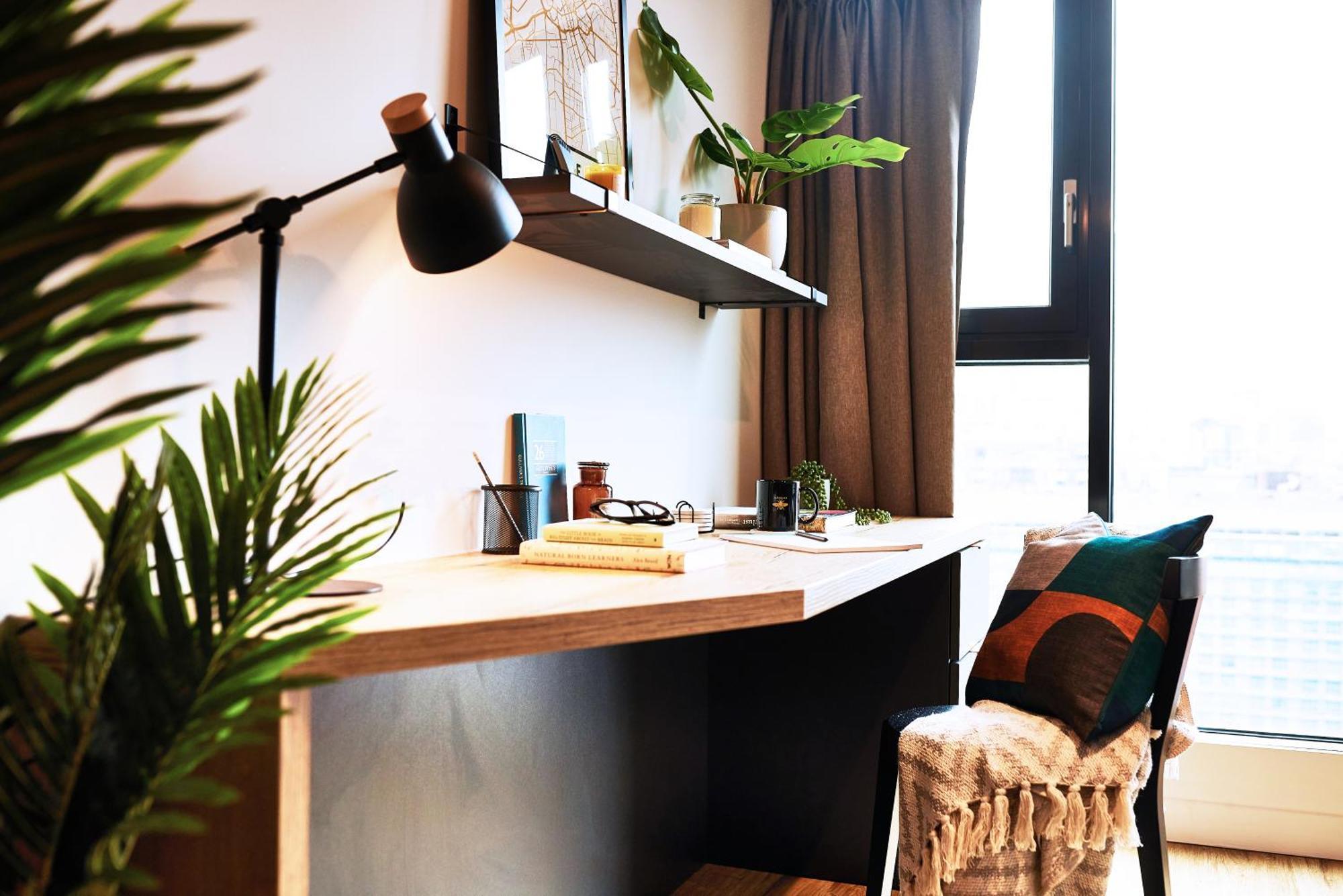 Student Only Luxury Studio, Circle Square Manchester,minimum 42 Nights