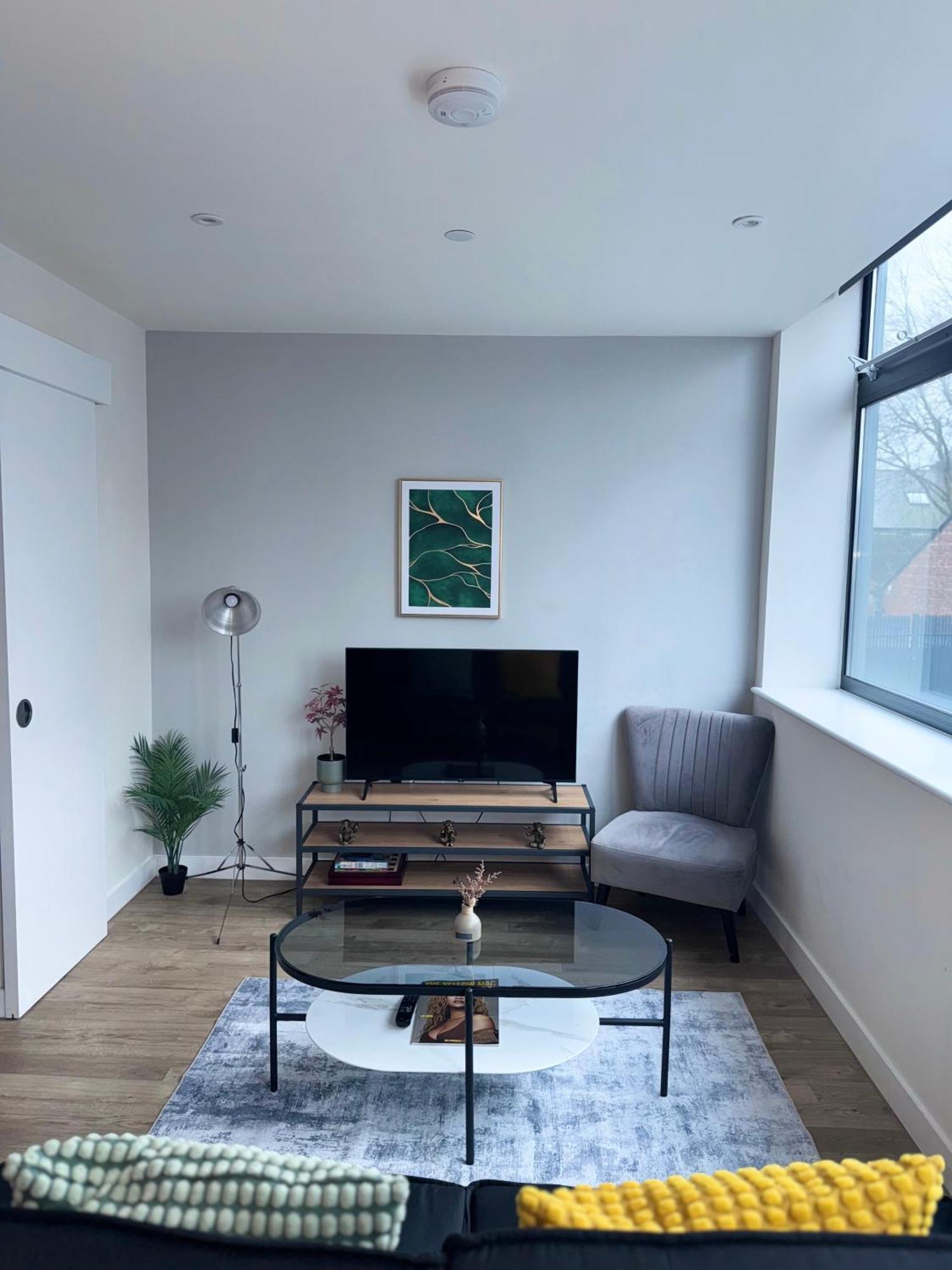 Bright And Modern Near Centre With Free Parking,wifi And Netflix Next To Old Trafford And Man United Stadium