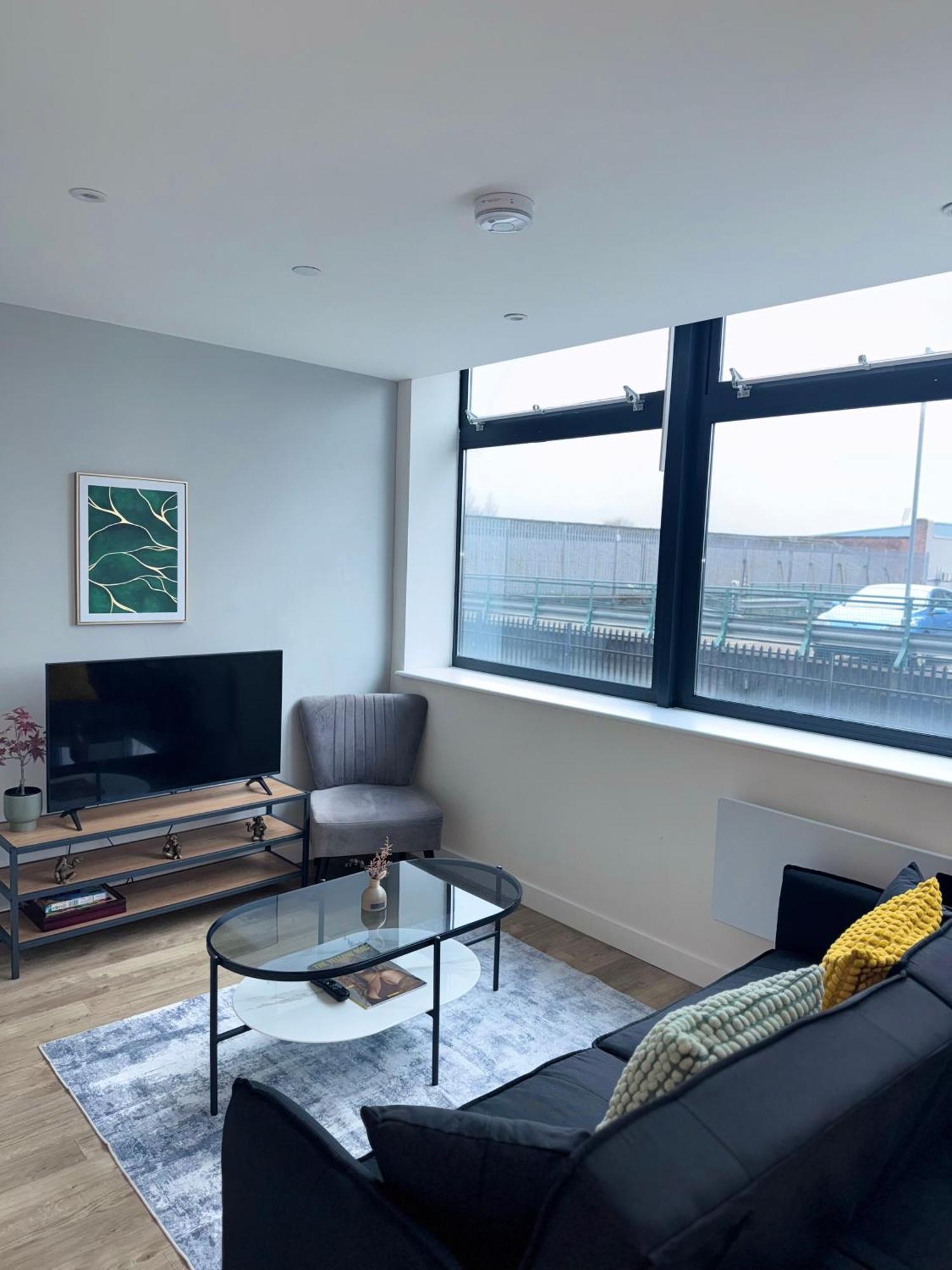 Apartment Bright And Modern Near Centre With Free Parking,wifi And Netflix Next To Old Trafford And Man United Stadium *