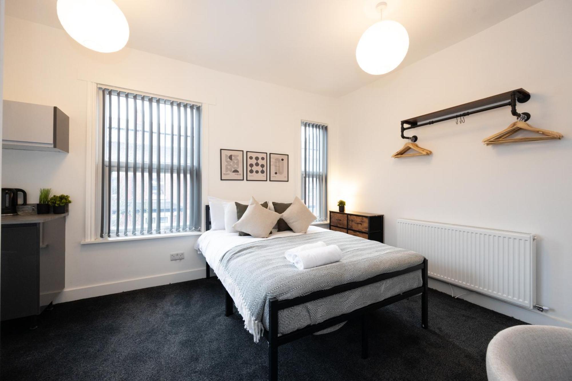 Private Ensuite With Kitchen Access By Irwell Manchester