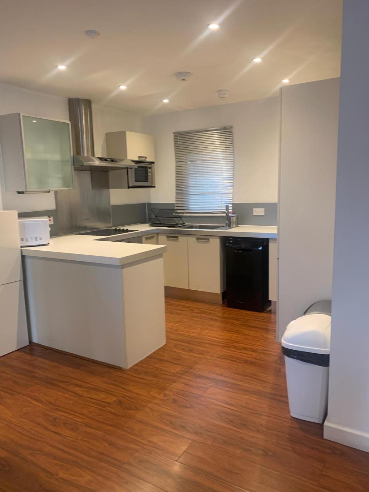 Apartment Spacious Penthouse With Parking *