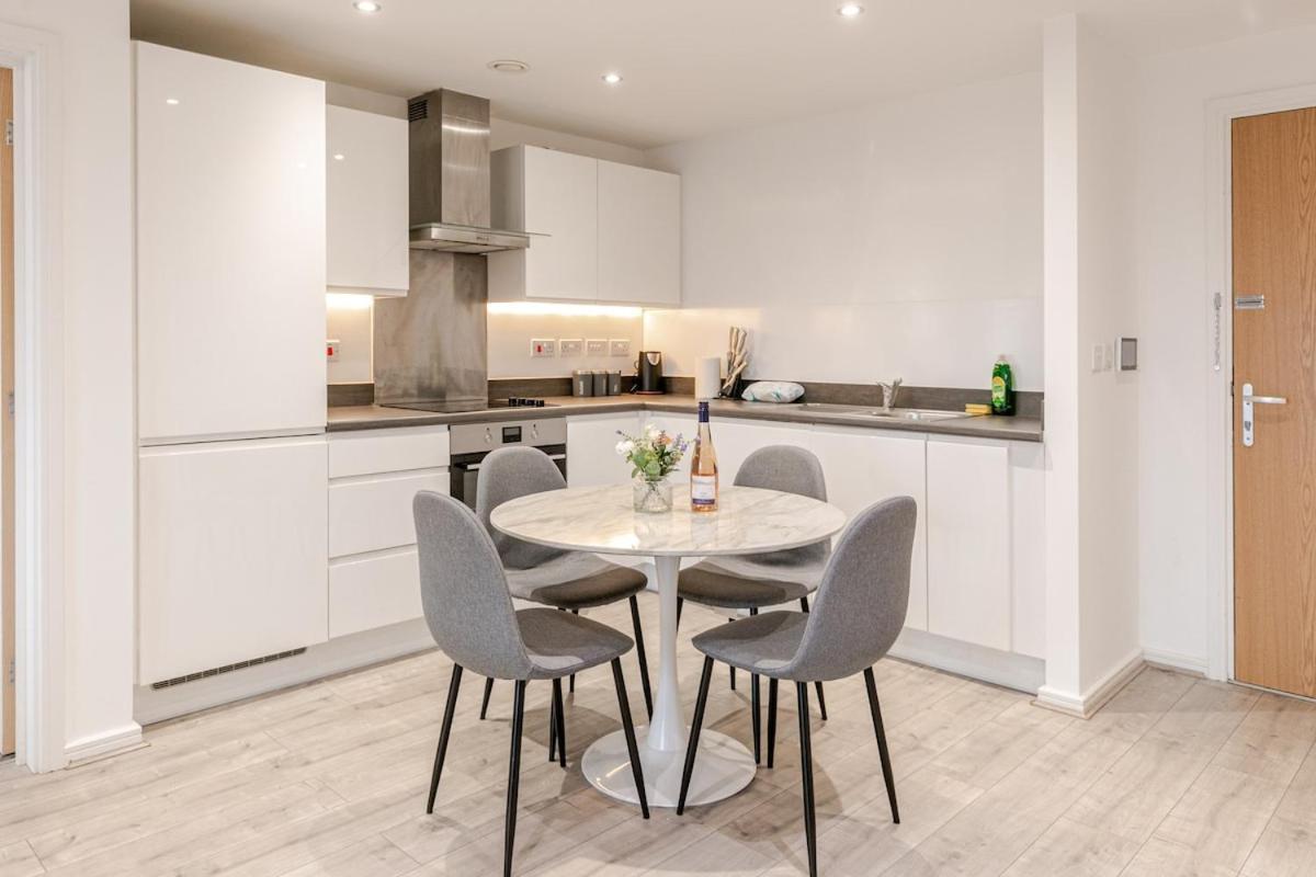 Cjay Luxury * Manchester