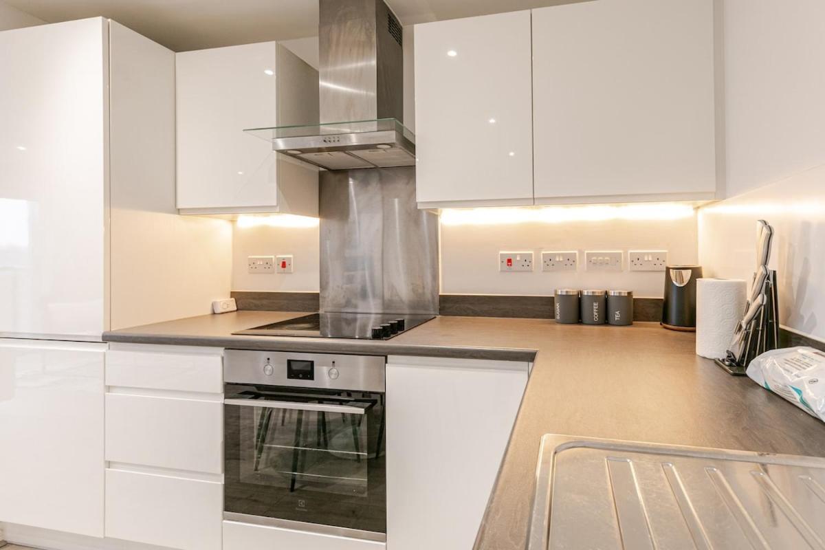 Cjay Luxury * Manchester