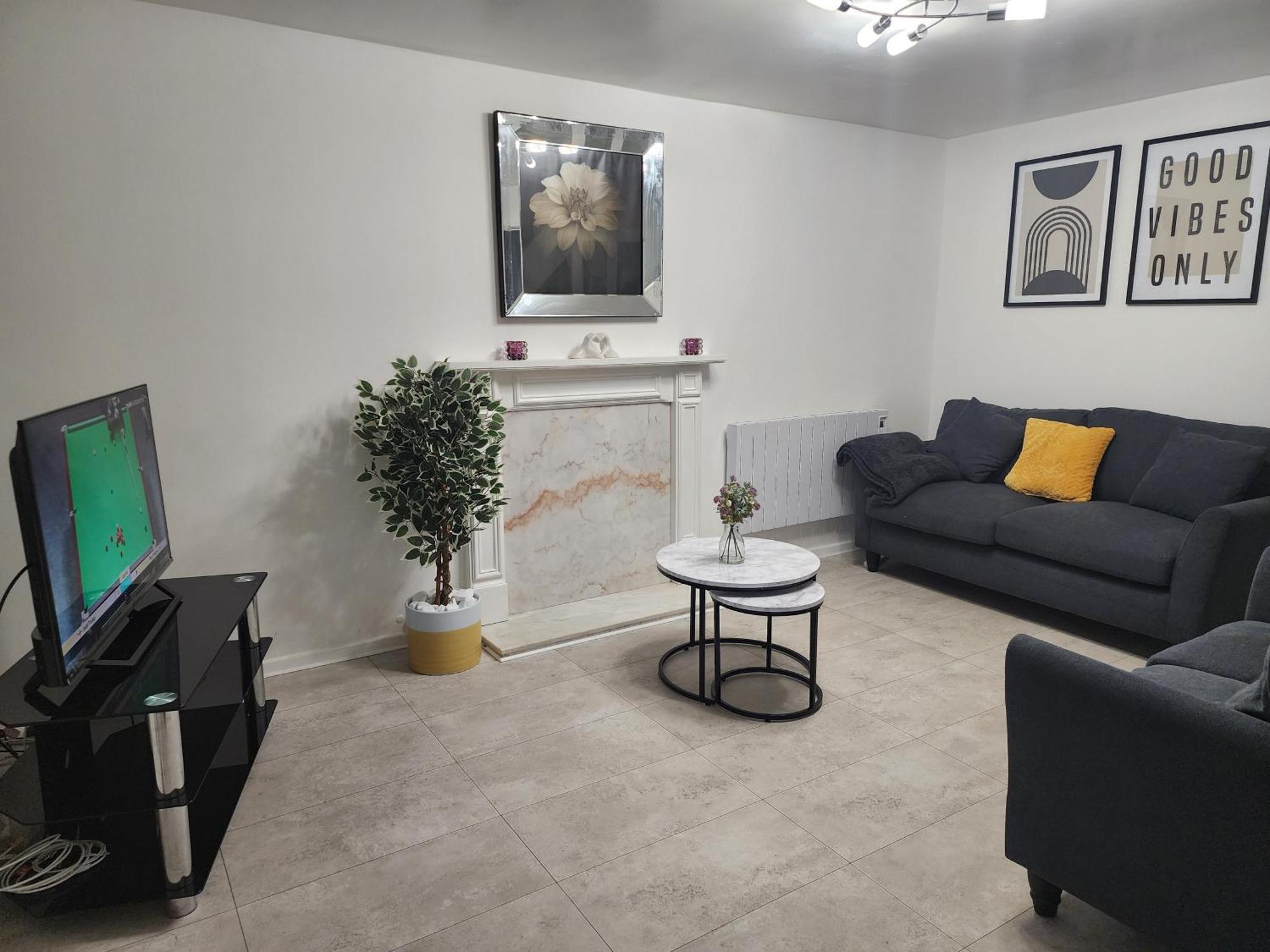 Temade Homes - 2 Bed Graceful * Manchester