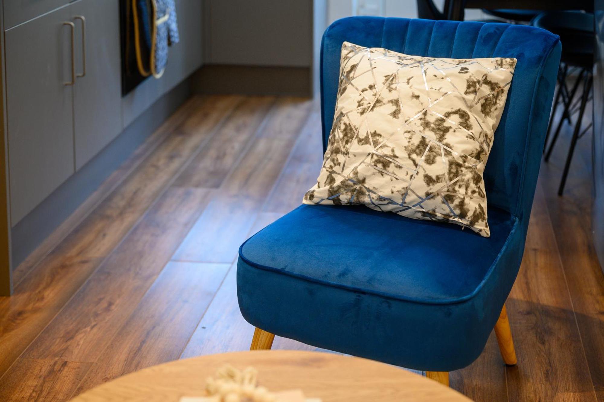 Luxury 4-Bedroom House Near Old Trafford With Parking, Garden,Close To Tram, Sleeps 8