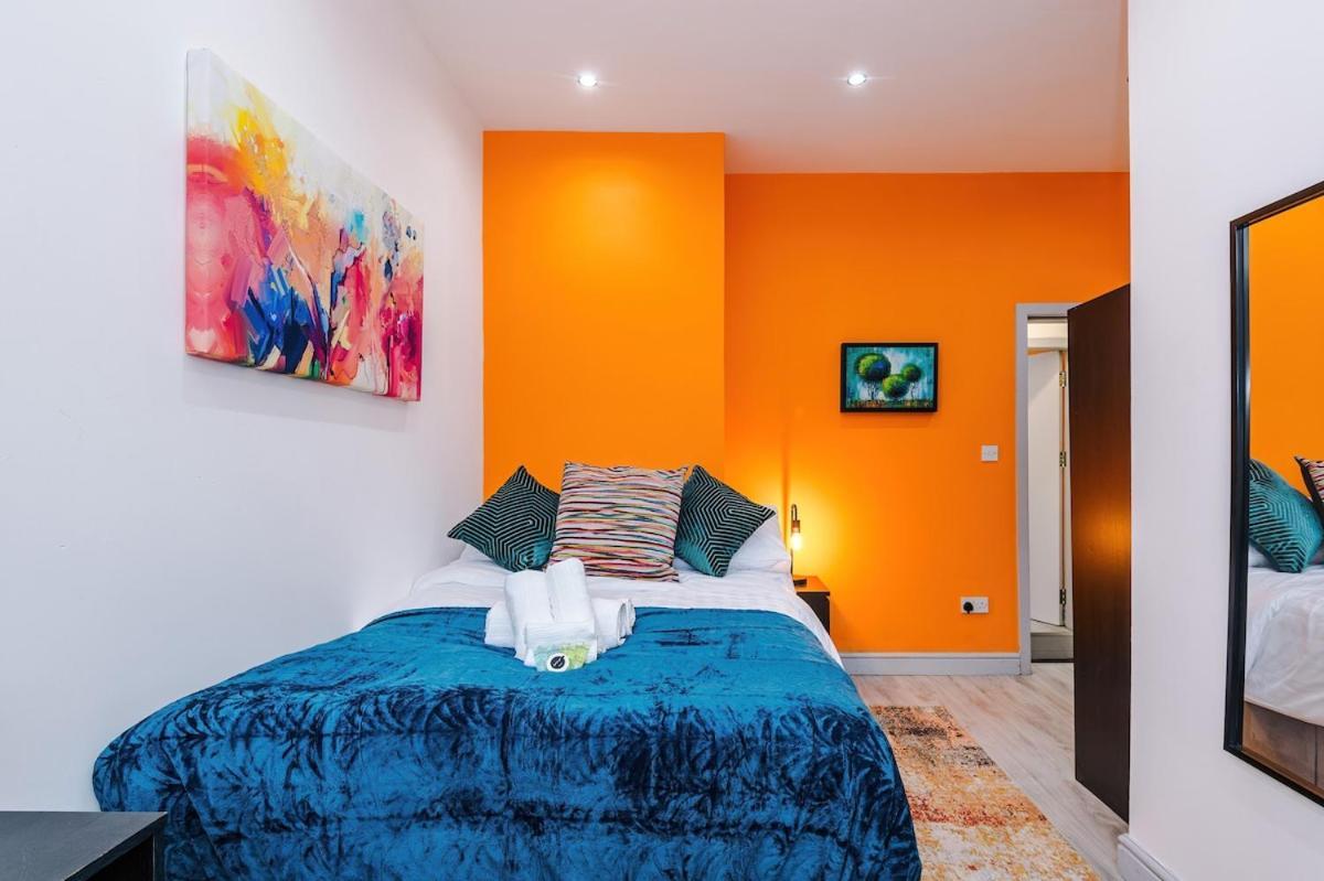 Luxury 3br En-suite, Near Holiday home *