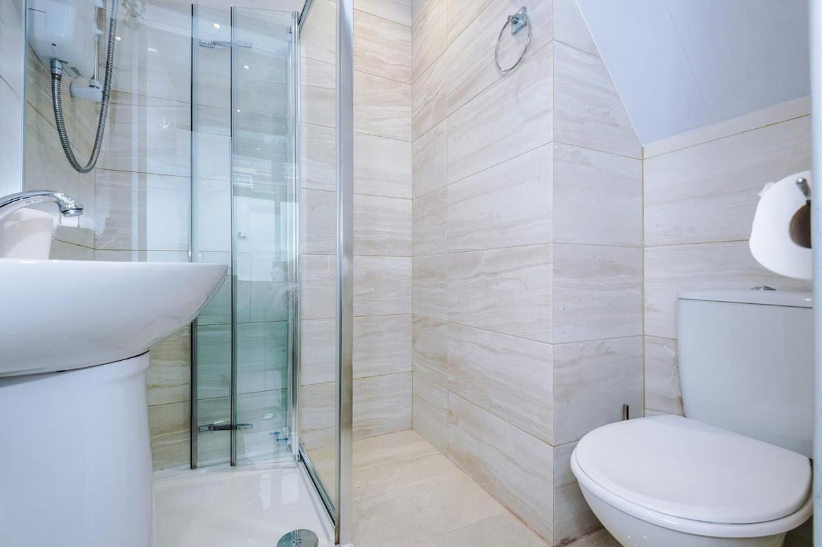 Luxury 3br En-suite, Near Holiday home Manchester