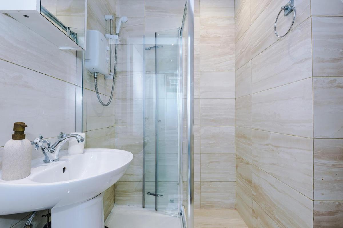 Luxury 3br En-suite, Near Holiday home Manchester