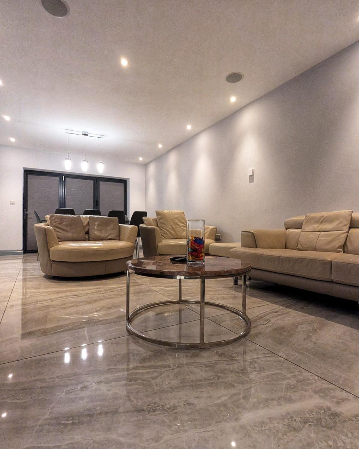 Beautiful 5 Bedroom Sleeps 12 People In Vakantiehuis *